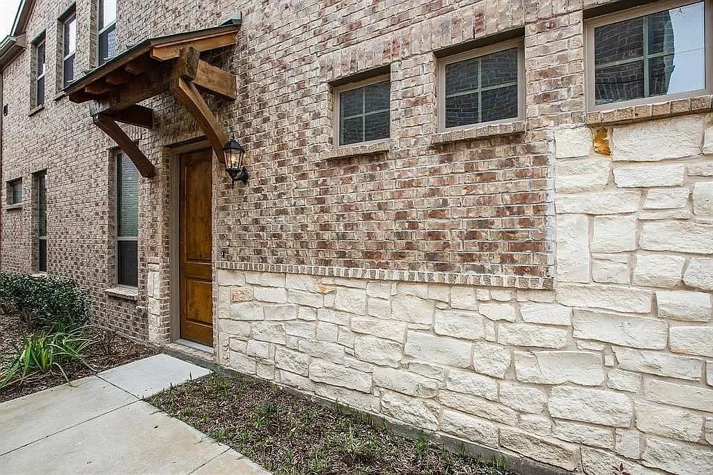 Townhouse For Rent in Denton County , 4678C Dozier Road, Carrollton, Texas 75010, 3 Bedroom, 3 Bathroom, 2 Garage spaces, 2,262 Sqft, built in 2016, mls#21332780, Real Estate Agent in Carrollton, Homes For Rent in Denton county, Homes For Rent in Carrollton, Realtor in Carrollton Texas, Real Estate Brokerage Independent Realty Texas, Luminita Cordes Realtor