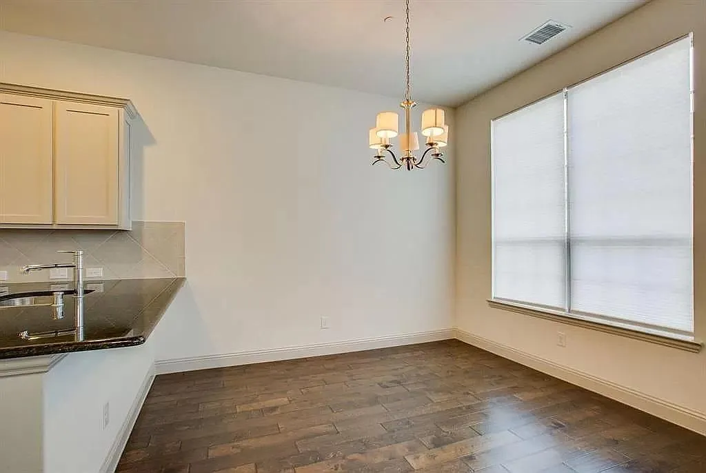 Townhouse For Rent in Denton County , 4678C Dozier Road, Carrollton, Texas 75010, 3 Bedroom, 3 Bathroom, 2 Garage spaces, 2,262 Sqft, built in 2016, mls#21332780, Real Estate Agent in Carrollton, Homes For Rent in Denton county, Homes For Rent in Carrollton, Realtor in Carrollton Texas, Real Estate Brokerage Independent Realty Texas, Luminita Cordes Realtor