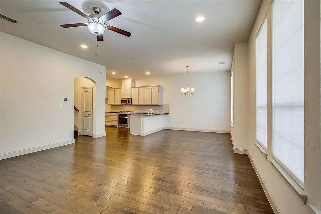 Townhouse For Rent in Denton County , 4678C Dozier Road, Carrollton, Texas 75010, 3 Bedroom, 3 Bathroom, 2 Garage spaces, 2,262 Sqft, built in 2016, mls#21332780, Real Estate Agent in Carrollton, Homes For Rent in Denton county, Homes For Rent in Carrollton, Realtor in Carrollton Texas, Real Estate Brokerage Independent Realty Texas, Luminita Cordes Realtor