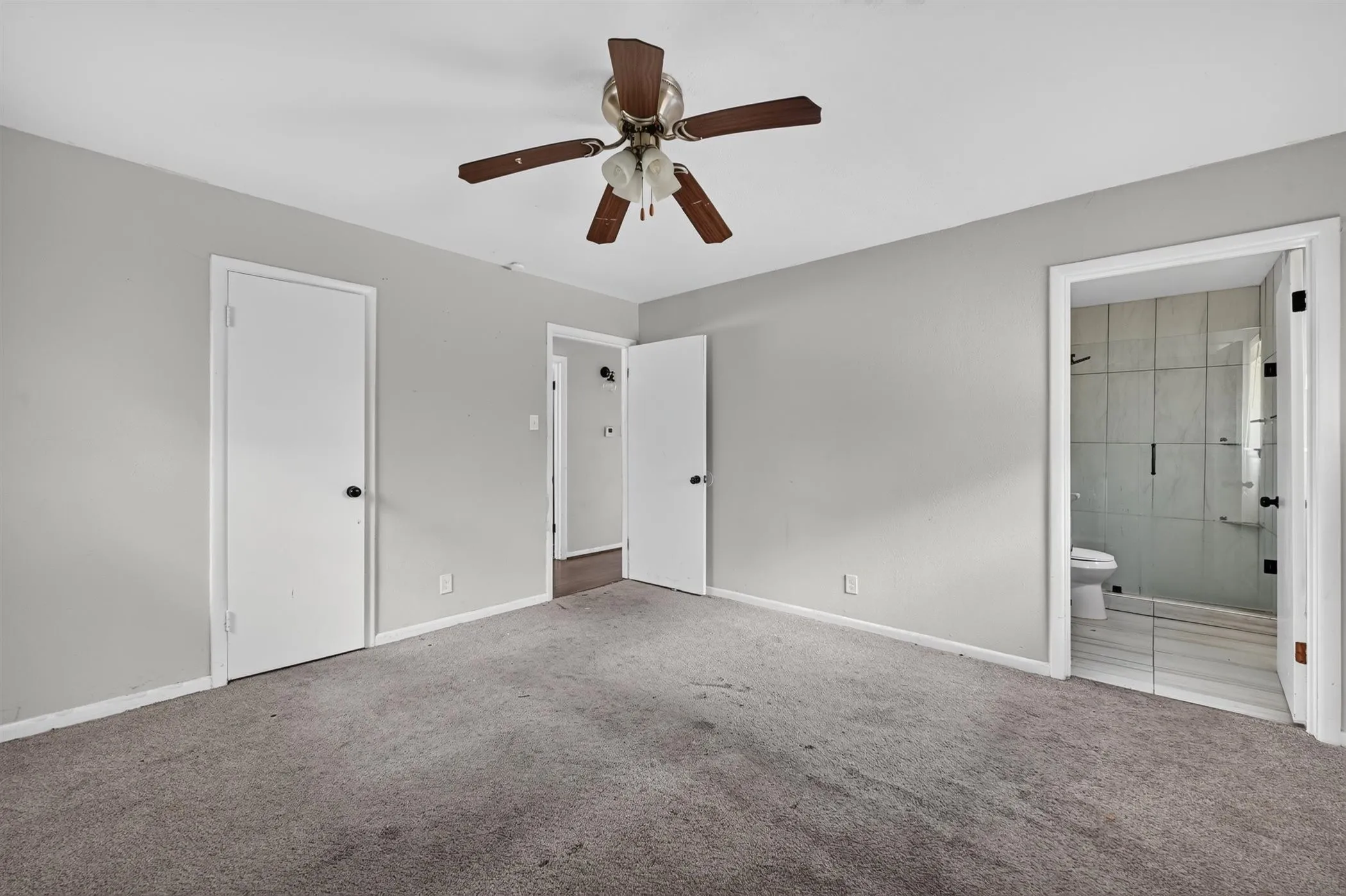 Single Family Residence For Sale in Denton County , 2403 Robin Circle, Denton, Texas 76209, 3 Bedroom, 2 Bathroom, 2 Garage spaces, 1,544 Sqft, built in 1969, mls#21330904, Real Estate Agent in Denton, Homes For Sale in Denton county, Homes For Sale in Denton, Realtor in Denton Texas, Real Estate Brokerage Independent Realty Texas, Luminita Cordes Realtor