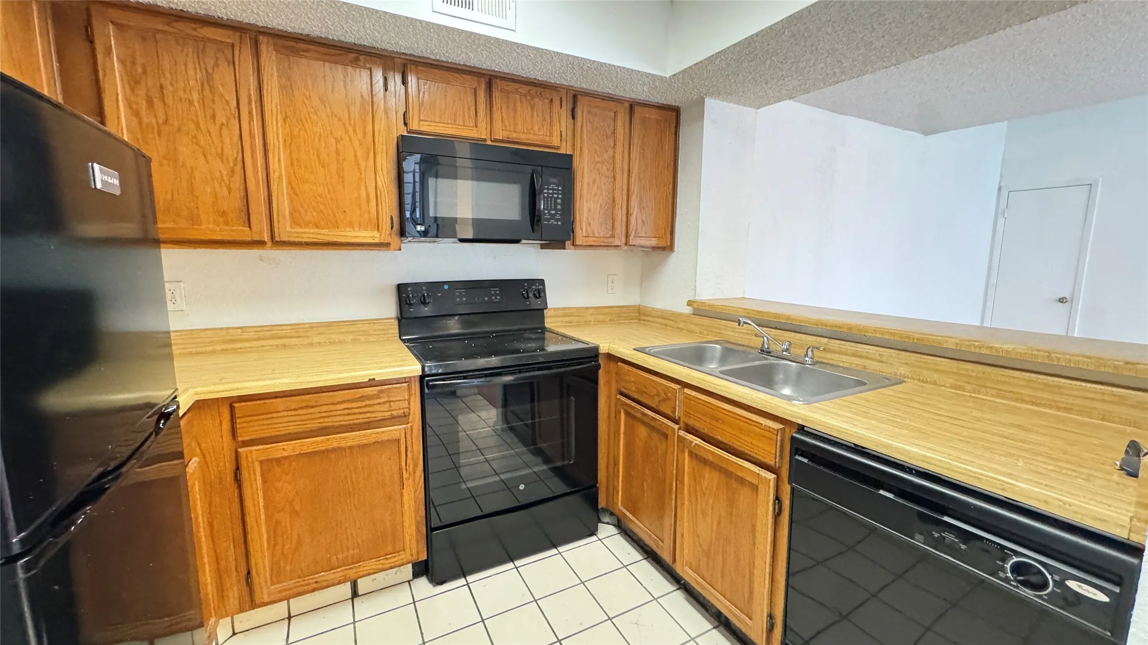 Condominium For Rent in Dallas County , 9811 Walnut Street F207, Dallas, Texas 75243, 1 Bedroom, 1 Bathroom, Garage spaces, 683 Sqft, built in 1984, mls#21332659, Real Estate Agent in Dallas, Homes For Rent in Dallas county, Homes For Rent in Dallas, Realtor in Dallas Texas, Real Estate Brokerage Independent Realty Texas, Luminita Cordes Realtor