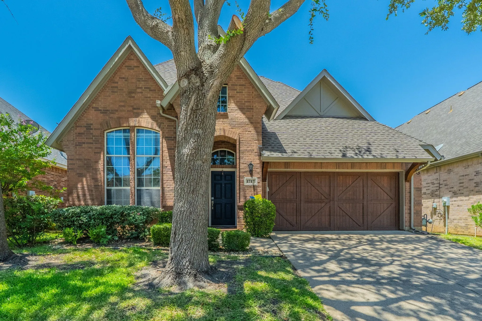 Single Family Residence For Rent in Tarrant County , 1717 Lake Eden Drive, Euless, Texas 76039, 3 Bedroom, 2 Bathroom, 2 Garage spaces, 2,116 Sqft, built in 2005, mls#21332785, Real Estate Agent in Euless, Homes For Rent in Tarrant county, Homes For Rent in Euless, Realtor in Euless Texas, Real Estate Brokerage Independent Realty Texas, Luminita Cordes Realtor