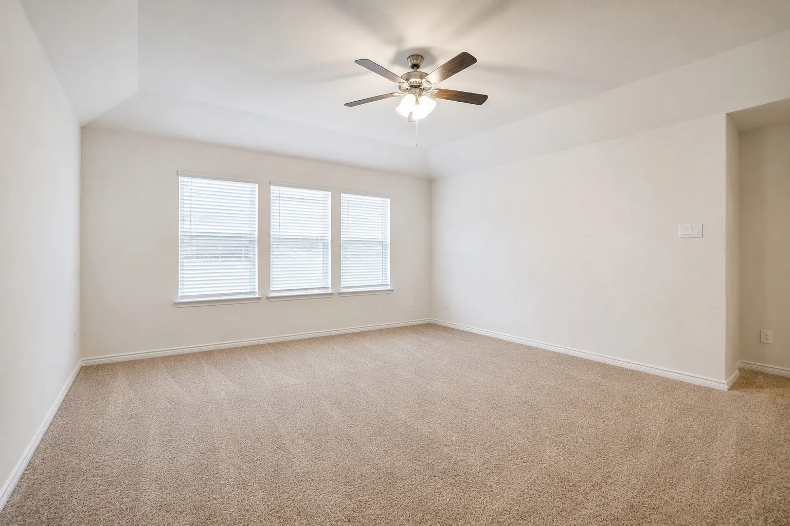 Single Family Residence For Sale in Tarrant County , 8153 Trudy Lane, Fort Worth, Texas 76120, 5 Bedroom, 3 Bathroom, 2 Garage spaces, 2,615 Sqft, built in 2024, mls#21331536, Real Estate Agent in Fort Worth, Homes For Sale in Tarrant county, Homes For Sale in Fort Worth, Realtor in Fort Worth Texas, Real Estate Brokerage Independent Realty Texas, Luminita Cordes Realtor