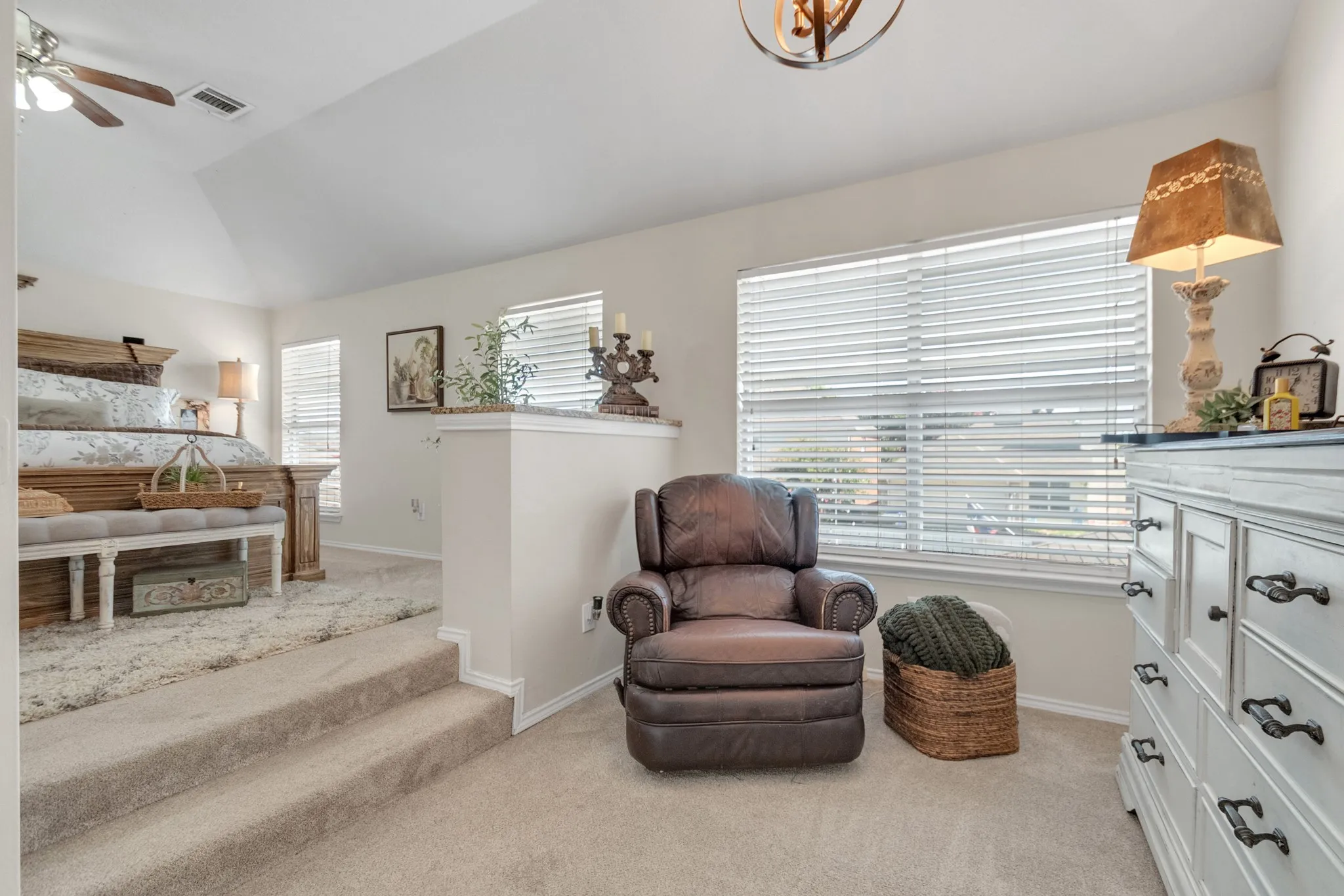 Single Family Residence For Sale in Collin County , 4407 Santa Fe Lane, Mc Kinney, Texas 75070, 3 Bedroom, 3 Bathroom, 2 Garage spaces, 2,017 Sqft, built in 1994, mls#21332052, Real Estate Agent in Mc Kinney, Homes For Sale in Collin county, Homes For Sale in Mc Kinney, Realtor in Mc Kinney Texas, Real Estate Brokerage Independent Realty Texas, Luminita Cordes Realtor