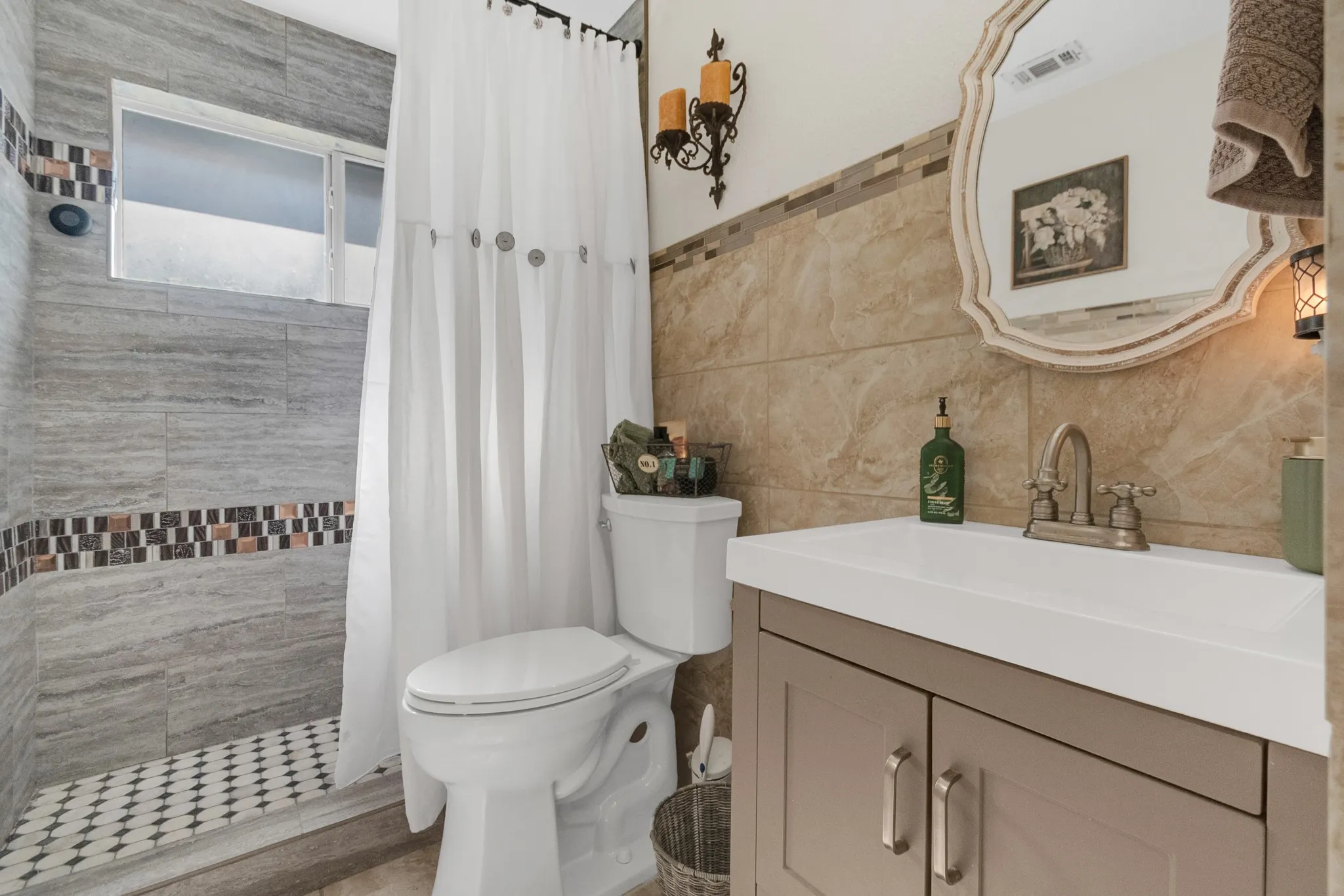 Single Family Residence For Sale in Collin County , 4407 Santa Fe Lane, Mc Kinney, Texas 75070, 3 Bedroom, 3 Bathroom, 2 Garage spaces, 2,017 Sqft, built in 1994, mls#21332052, Real Estate Agent in Mc Kinney, Homes For Sale in Collin county, Homes For Sale in Mc Kinney, Realtor in Mc Kinney Texas, Real Estate Brokerage Independent Realty Texas, Luminita Cordes Realtor