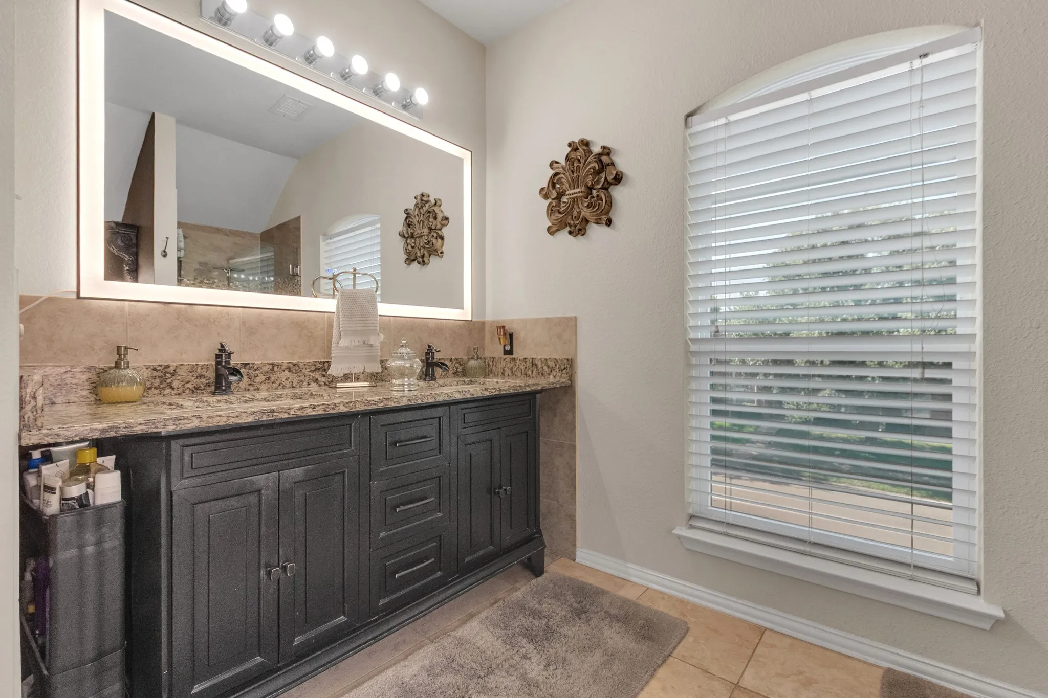 Single Family Residence For Sale in Collin County , 4407 Santa Fe Lane, Mc Kinney, Texas 75070, 3 Bedroom, 3 Bathroom, 2 Garage spaces, 2,017 Sqft, built in 1994, mls#21332052, Real Estate Agent in Mc Kinney, Homes For Sale in Collin county, Homes For Sale in Mc Kinney, Realtor in Mc Kinney Texas, Real Estate Brokerage Independent Realty Texas, Luminita Cordes Realtor