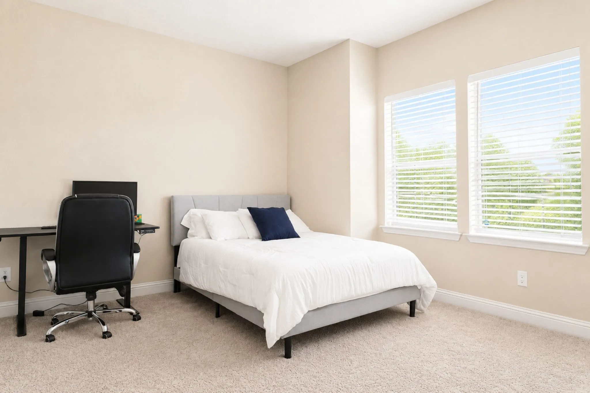 Townhouse For Sale in Tarrant County , 1936 Bel Air Drive, Arlington, Texas 76010, 2 Bedroom, 3 Bathroom, 2 Garage spaces, 1,522 Sqft, built in 2019, mls#21332796, Real Estate Agent in Arlington, Homes For Sale in Tarrant county, Homes For Sale in Arlington, Realtor in Arlington Texas, Real Estate Brokerage Independent Realty Texas, Luminita Cordes Realtor