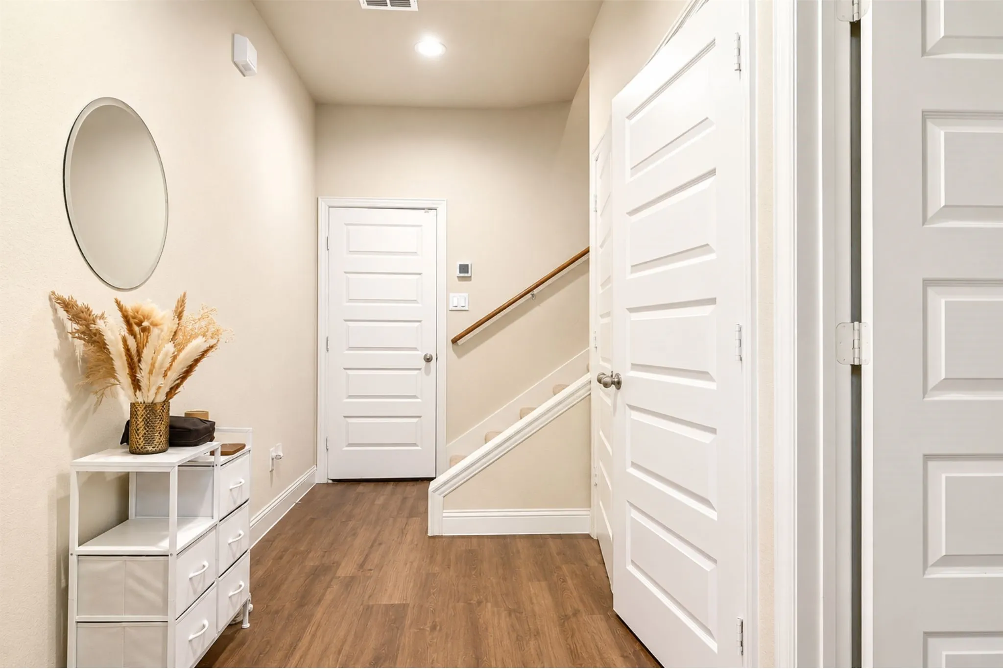 Townhouse For Sale in Tarrant County , 1936 Bel Air Drive, Arlington, Texas 76010, 2 Bedroom, 3 Bathroom, 2 Garage spaces, 1,522 Sqft, built in 2019, mls#21332796, Real Estate Agent in Arlington, Homes For Sale in Tarrant county, Homes For Sale in Arlington, Realtor in Arlington Texas, Real Estate Brokerage Independent Realty Texas, Luminita Cordes Realtor