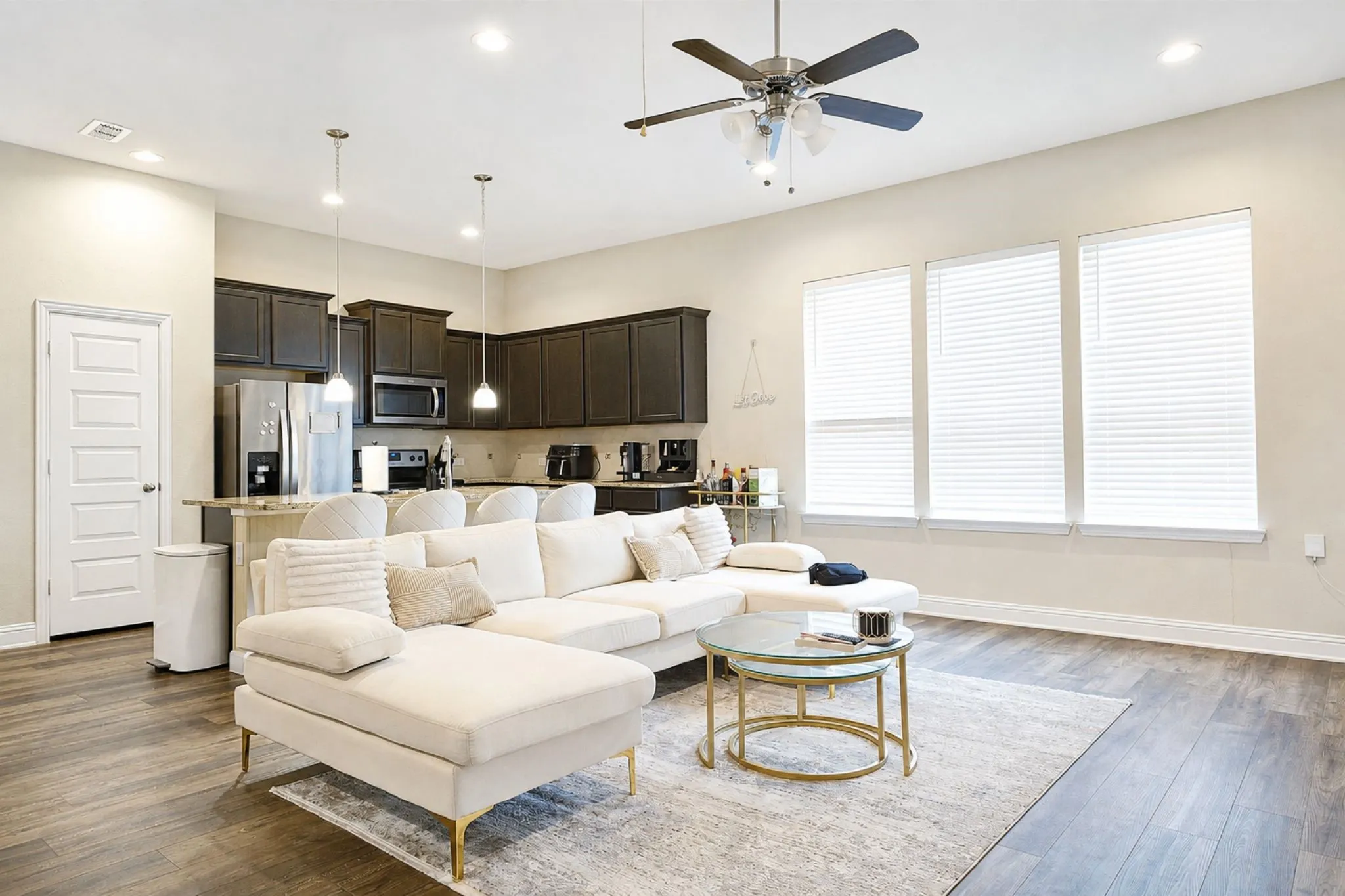 Townhouse For Sale in Tarrant County , 1936 Bel Air Drive, Arlington, Texas 76010, 2 Bedroom, 3 Bathroom, 2 Garage spaces, 1,522 Sqft, built in 2019, mls#21332796, Real Estate Agent in Arlington, Homes For Sale in Tarrant county, Homes For Sale in Arlington, Realtor in Arlington Texas, Real Estate Brokerage Independent Realty Texas, Luminita Cordes Realtor