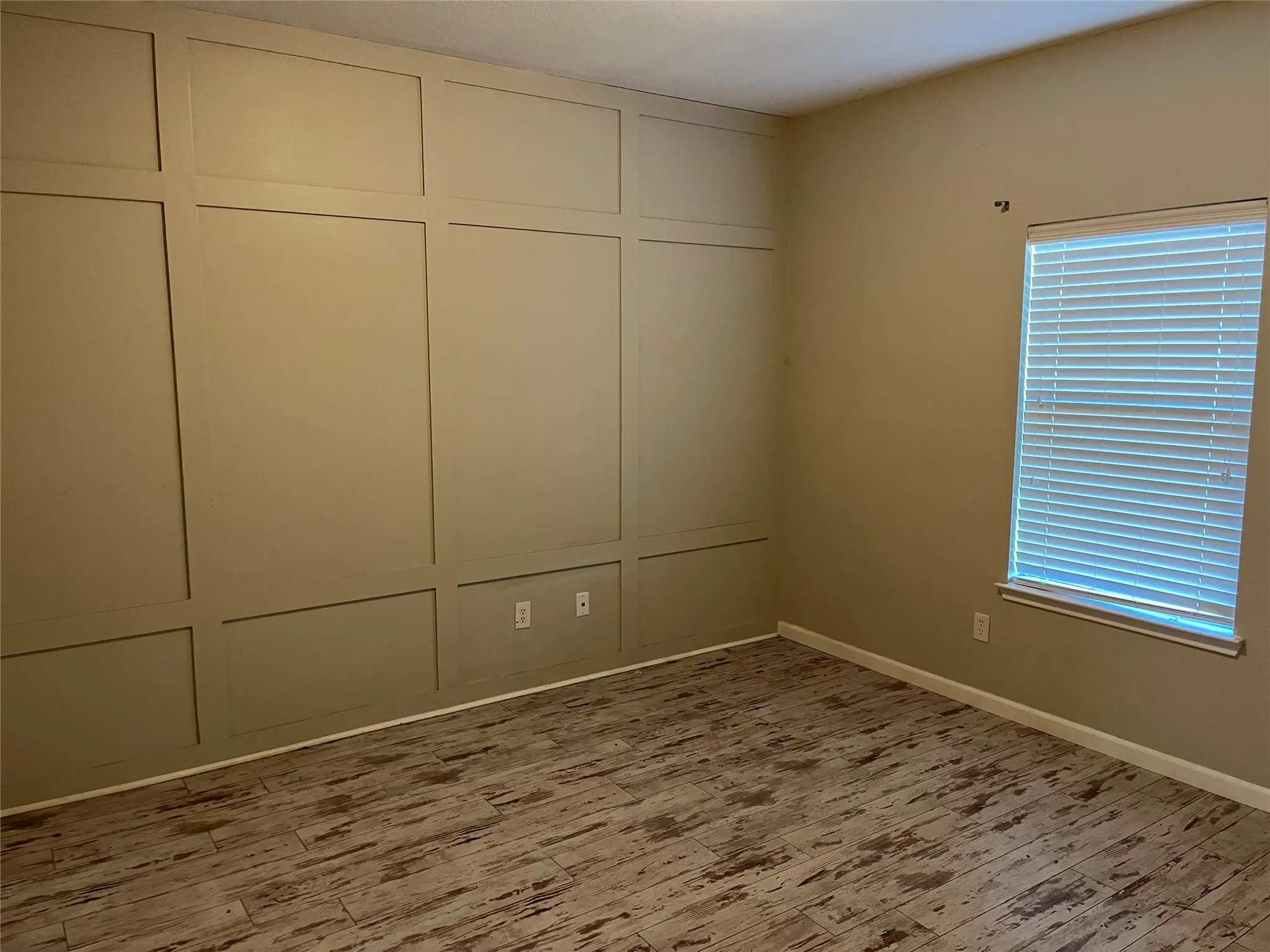 Bedroom 2 or Bonus Rm (no closet)