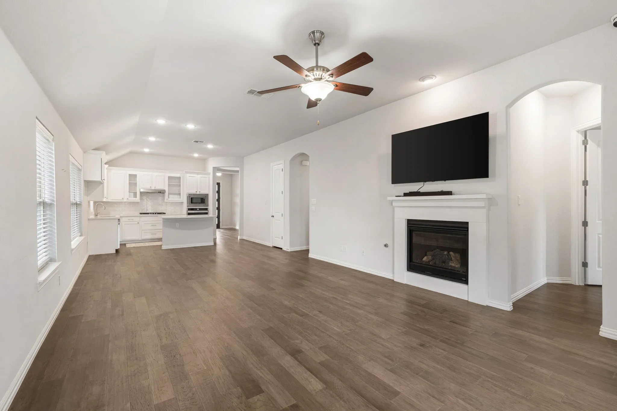 Single Family Residence For Sale in Kaufman County , 3124 Chinese Fir Drive, Heath, Texas 75126, 3 Bedroom, 2 Bathroom, 2 Garage spaces, 2,020 Sqft, built in 2019, mls#21332805, Real Estate Agent in Heath, Homes For Sale in Kaufman county, Homes For Sale in Heath, Realtor in Heath Texas, Real Estate Brokerage Independent Realty Texas, Luminita Cordes Realtor