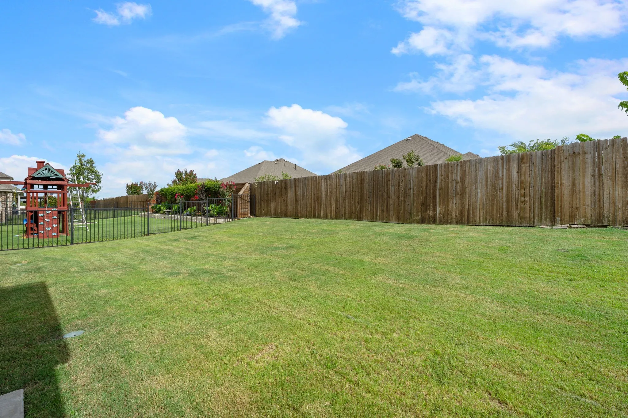 Single Family Residence For Sale in Kaufman County , 3124 Chinese Fir Drive, Heath, Texas 75126, 3 Bedroom, 2 Bathroom, 2 Garage spaces, 2,020 Sqft, built in 2019, mls#21332805, Real Estate Agent in Heath, Homes For Sale in Kaufman county, Homes For Sale in Heath, Realtor in Heath Texas, Real Estate Brokerage Independent Realty Texas, Luminita Cordes Realtor
