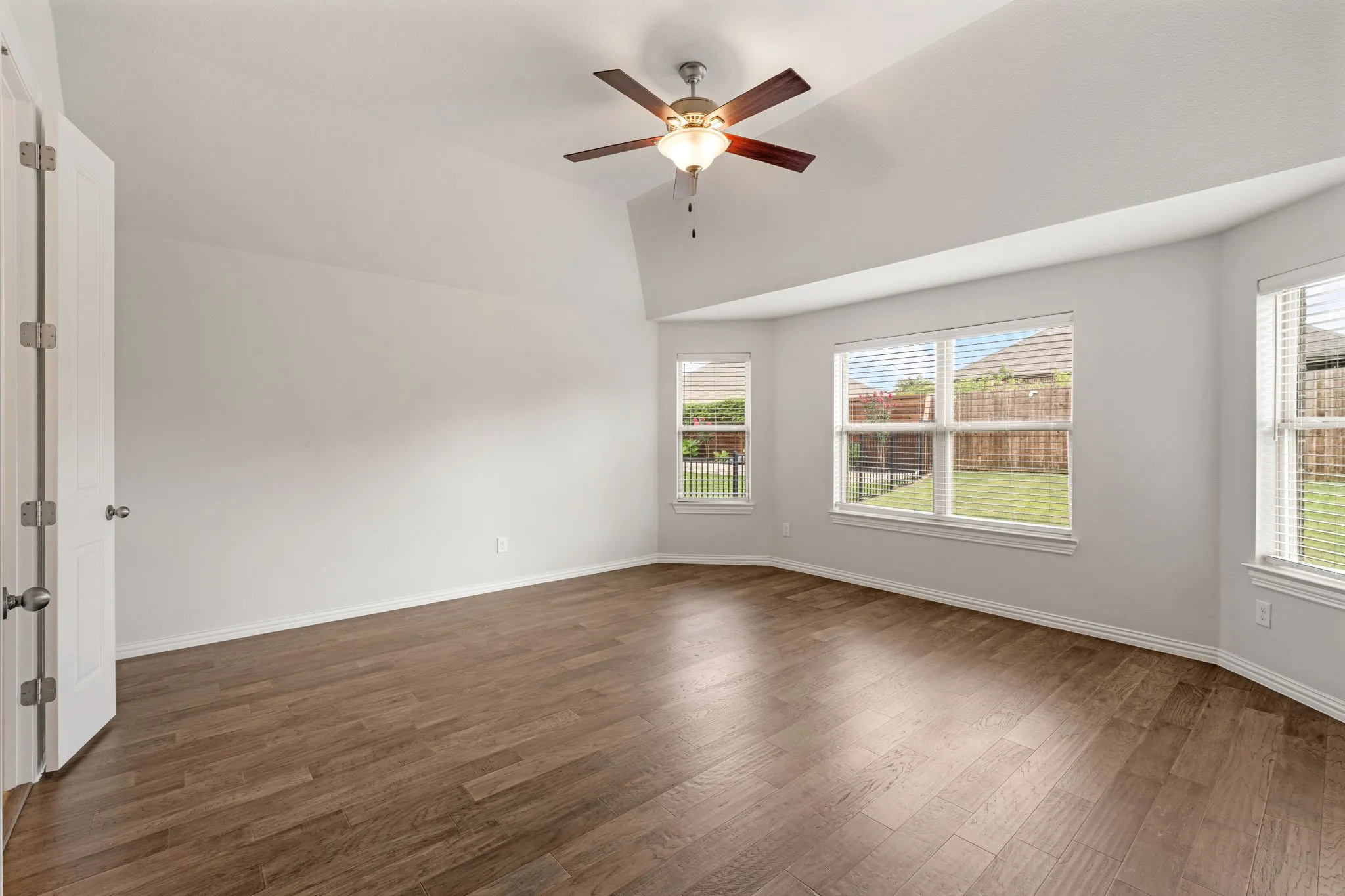 Single Family Residence For Sale in Kaufman County , 3124 Chinese Fir Drive, Heath, Texas 75126, 3 Bedroom, 2 Bathroom, 2 Garage spaces, 2,020 Sqft, built in 2019, mls#21332805, Real Estate Agent in Heath, Homes For Sale in Kaufman county, Homes For Sale in Heath, Realtor in Heath Texas, Real Estate Brokerage Independent Realty Texas, Luminita Cordes Realtor