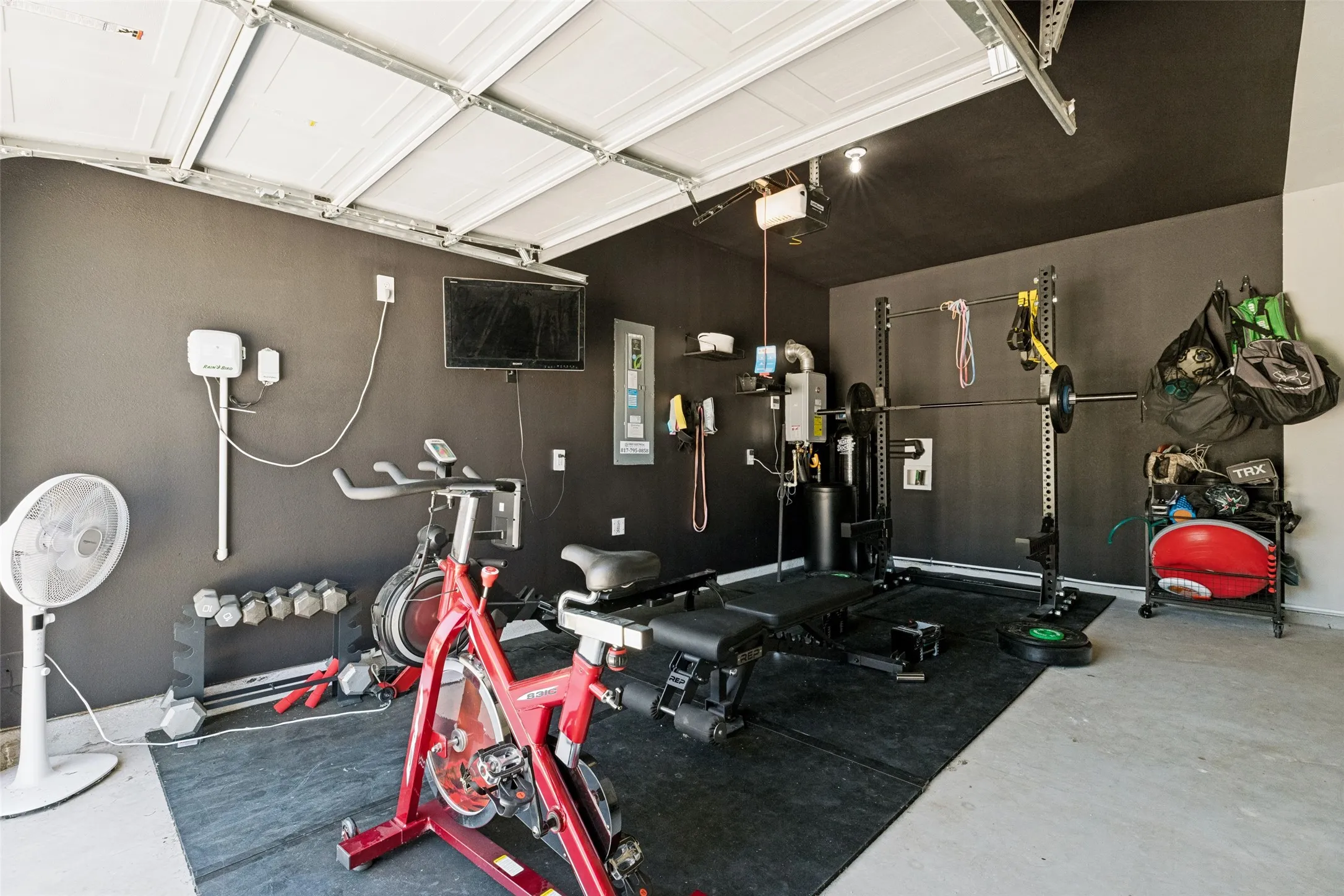 3rd car garage makes a great workout area