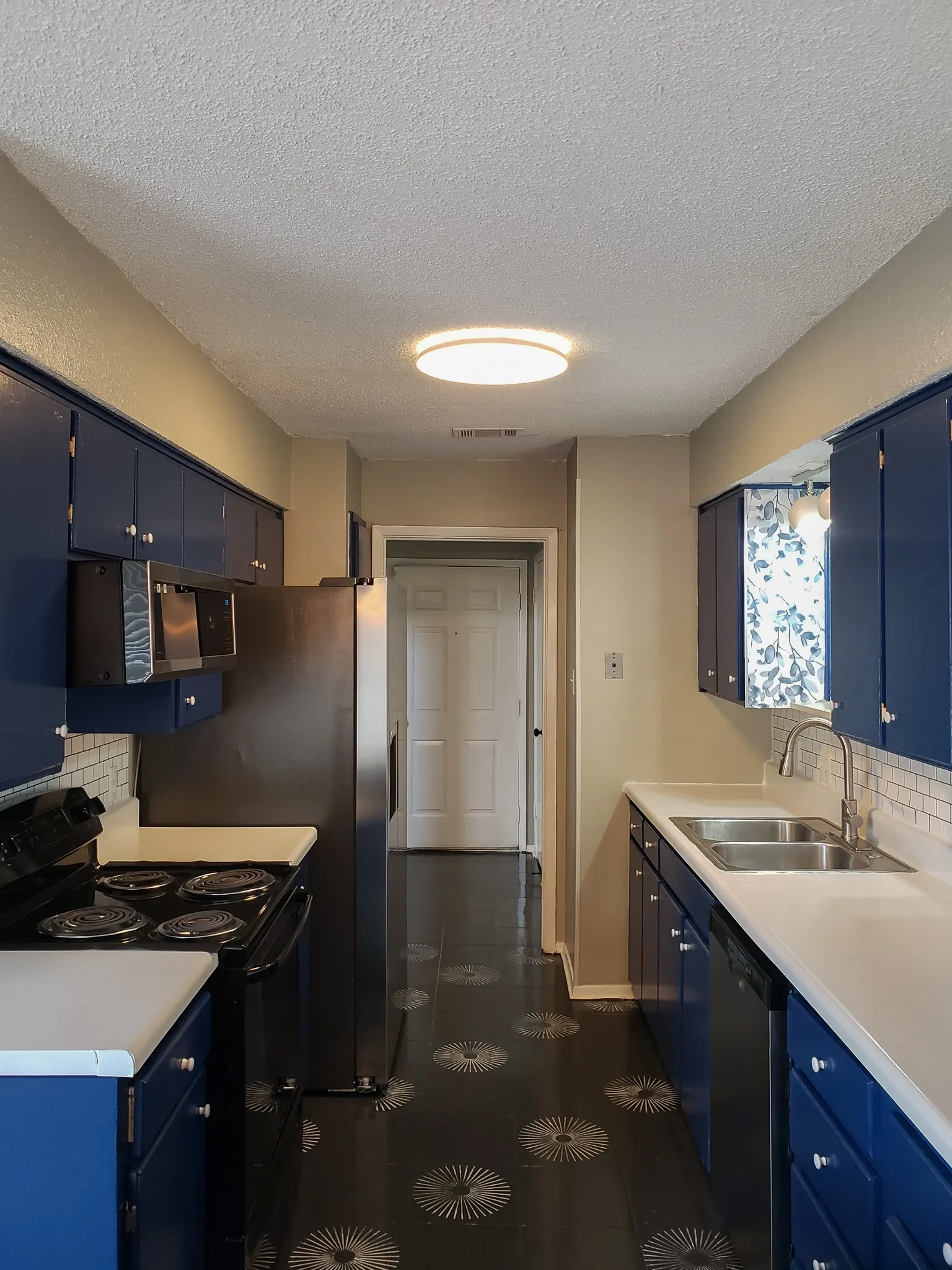 Single Family Residence For Rent in Tarrant County , 7663 Blue Carriage Court, Fort Worth, Texas 76120, 3 Bedroom, 2 Bathroom, 1 Garage spaces, 1,464 Sqft, built in 1979, mls#21323391, Real Estate Agent in Fort Worth, Homes For Rent in Tarrant county, Homes For Rent in Fort Worth, Realtor in Fort Worth Texas, Real Estate Brokerage Independent Realty Texas, Luminita Cordes Realtor