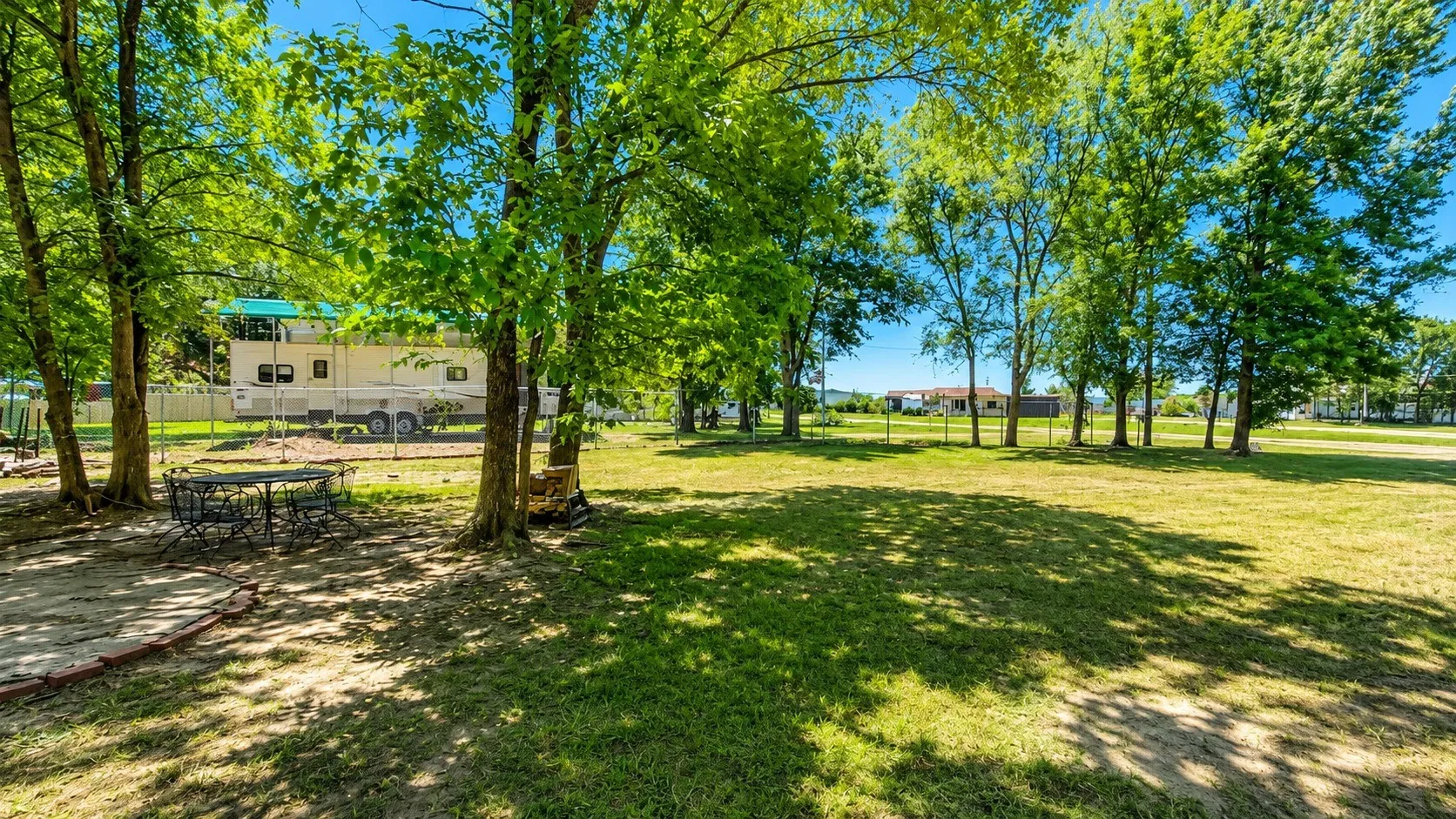 Single Family Residence For Sale in Wood County , 468 Choctaw Drive, Quitman, Texas 75783, 1 Bedroom, 2 Bathrooms, Garage spaces, 140 Sqft, built in 2011, Price $69,900, mls#21330759, Real Estate Agent in Quitman, Homes For Sale in Wood county, Homes For Sale in Quitman, Realtor in Quitman Texas, Real Estate Brokerage Independent Realty Texas, Luminita Cordes Realtor