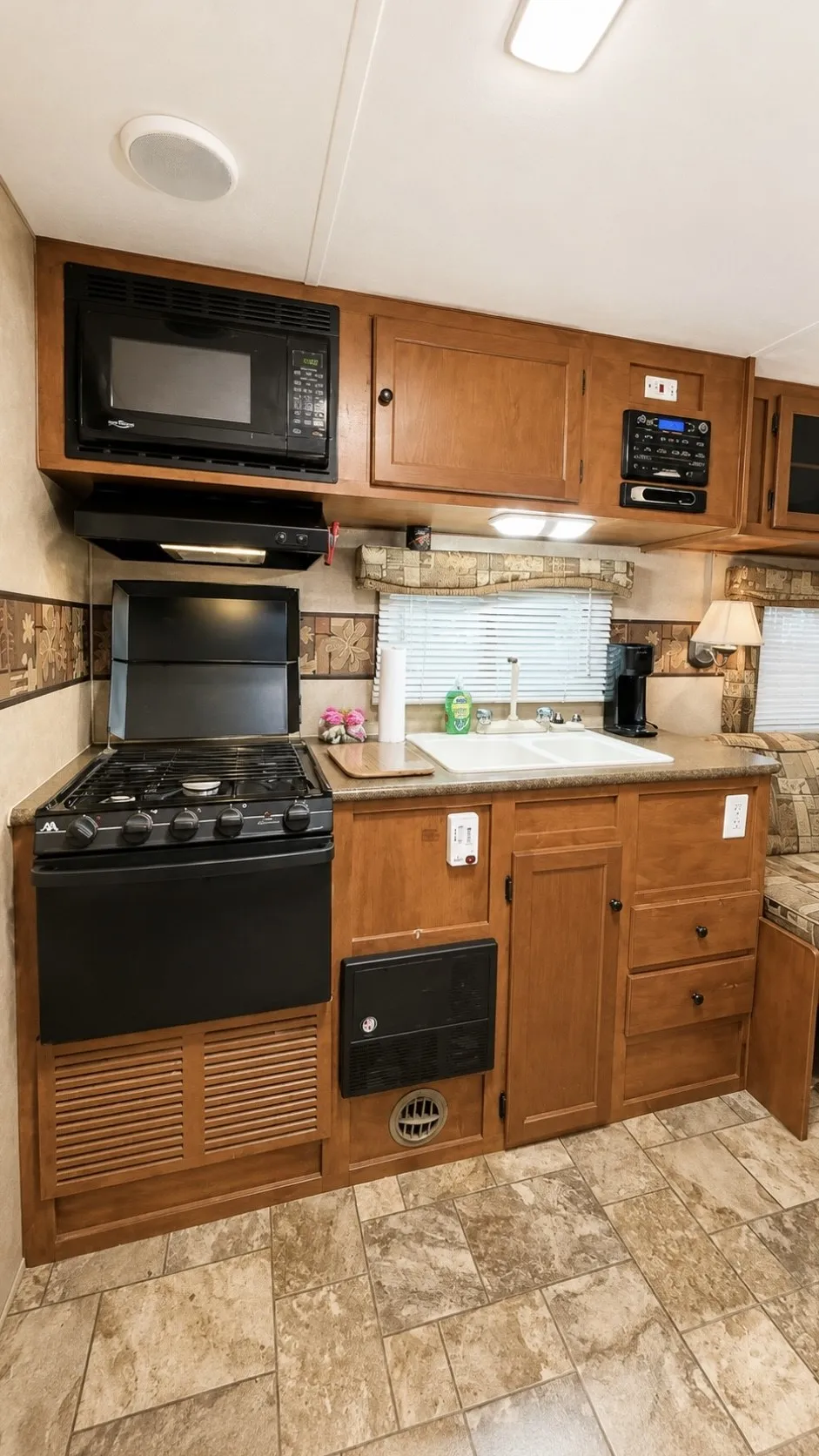 Single Family Residence For Sale in Wood County , 468 Choctaw Drive, Quitman, Texas 75783, 1 Bedroom, 2 Bathrooms, Garage spaces, 140 Sqft, built in 2011, Price $69,900, mls#21330759, Real Estate Agent in Quitman, Homes For Sale in Wood county, Homes For Sale in Quitman, Realtor in Quitman Texas, Real Estate Brokerage Independent Realty Texas, Luminita Cordes Realtor