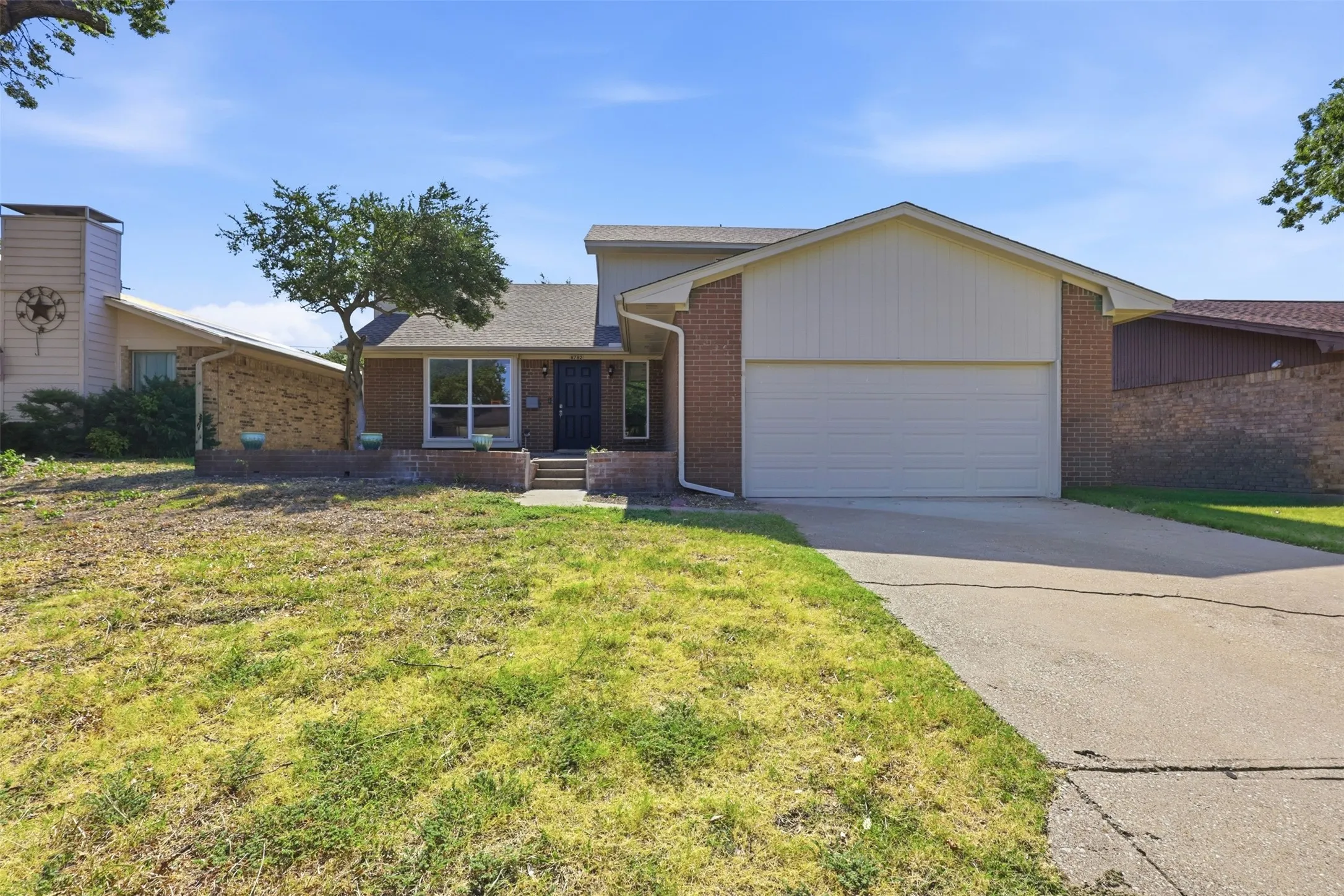Single Family Residence For Rent in Collin County , 8782 Marilyn Drive, Frisco, Texas 75033, 4 Bedroom, 3 Bathroom, 2 Garage spaces, 1,888 Sqft, built in 1982, mls#21331279, Real Estate Agent in Frisco, Homes For Rent in Collin county, Homes For Rent in Frisco, Realtor in Frisco Texas, Real Estate Brokerage Independent Realty Texas, Luminita Cordes Realtor