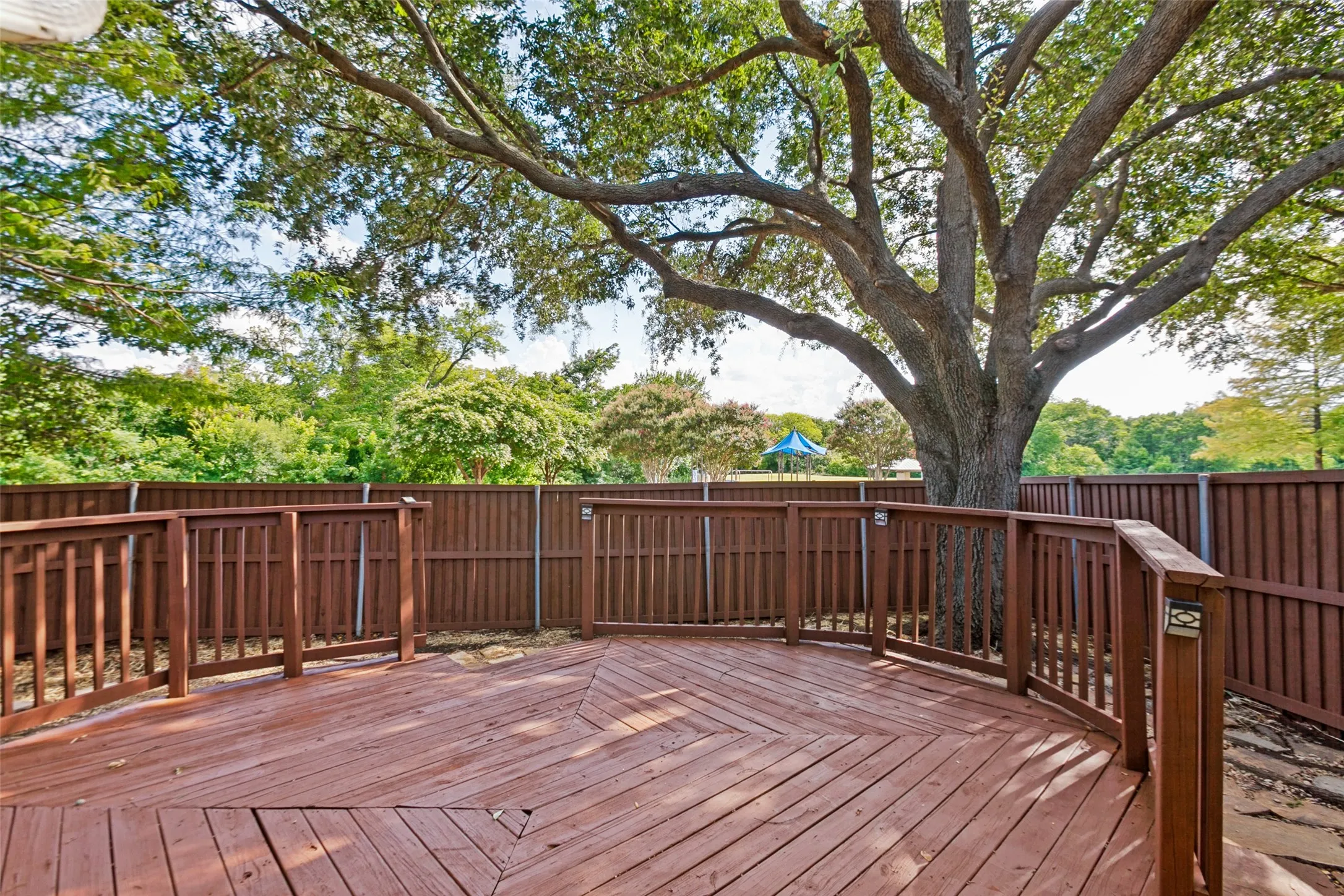 Single Family Residence For Sale in Collin County , 6800 Forest Hills Drive, Plano, Texas 75023, 3 Bedroom, 2 Bathroom, 2 Garage spaces, 1,607 Sqft, built in 1994, Price $435,000, mls#21330512, Real Estate Agent in Plano, Homes For Sale in Collin county, Homes For Sale in Plano, Realtor in Plano Texas, Real Estate Brokerage Independent Realty Texas, Luminita Cordes Realtor