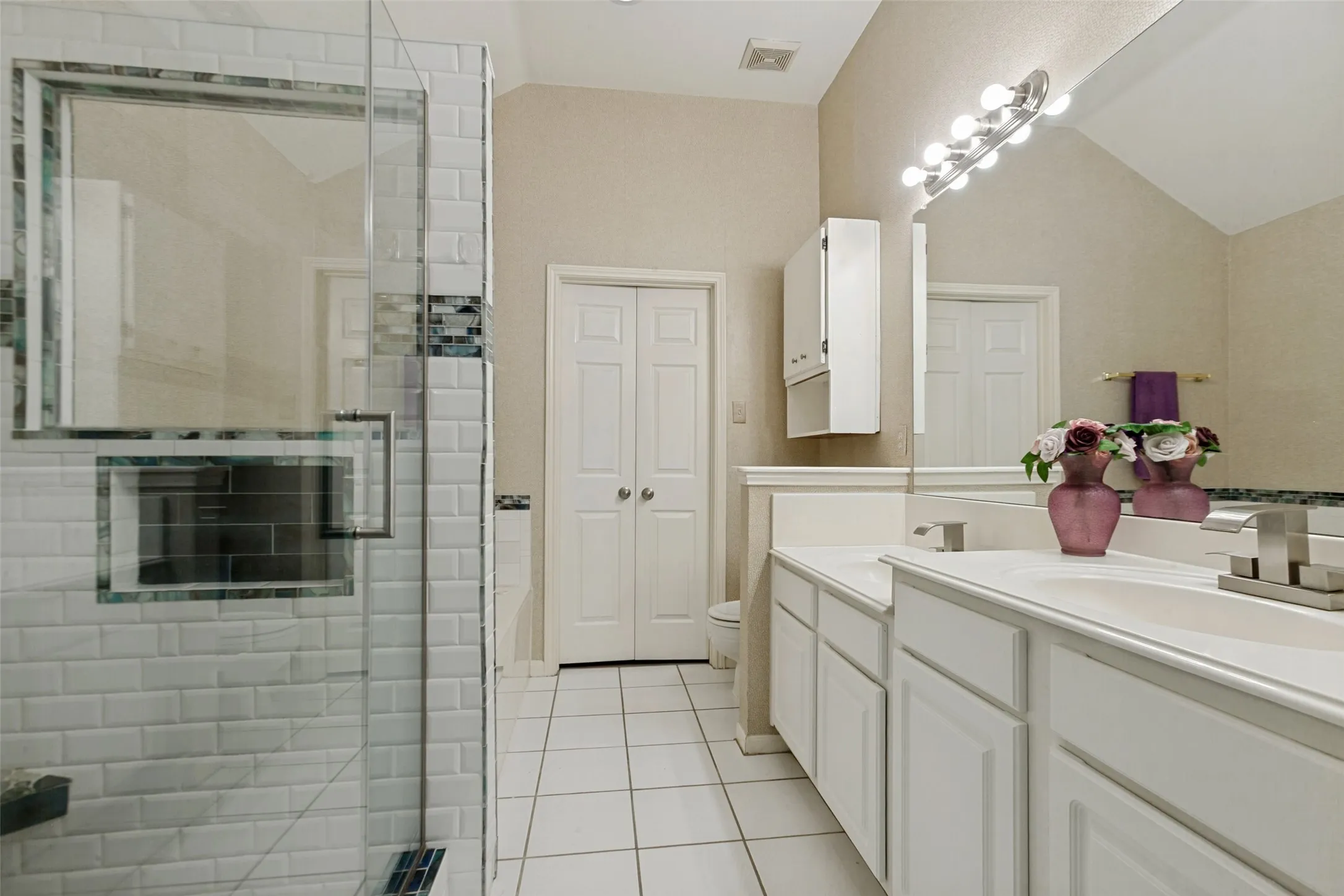 Single Family Residence For Sale in Collin County , 6800 Forest Hills Drive, Plano, Texas 75023, 3 Bedroom, 2 Bathroom, 2 Garage spaces, 1,607 Sqft, built in 1994, Price $435,000, mls#21330512, Real Estate Agent in Plano, Homes For Sale in Collin county, Homes For Sale in Plano, Realtor in Plano Texas, Real Estate Brokerage Independent Realty Texas, Luminita Cordes Realtor