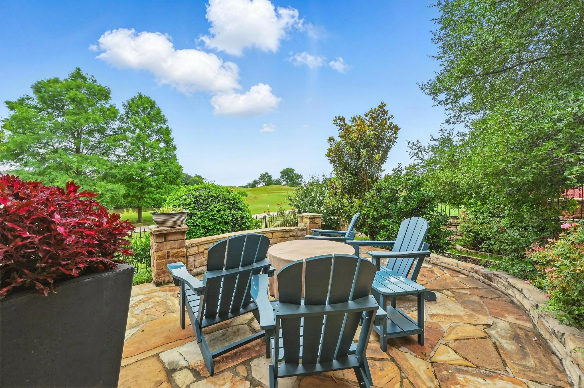 Single Family Residence For Sale in Denton County , 4009 Beacon Street, Flower Mound, Texas 75028, 4 Bedroom, 4 Bathroom, 3 Garage spaces, 3,681 Sqft, built in 2000, mls#20957825, Real Estate Agent in Flower Mound, Homes For Sale in Denton county, Homes For Sale in Flower Mound, Realtor in Flower Mound Texas, Real Estate Brokerage Independent Realty Texas, Luminita Cordes Realtor