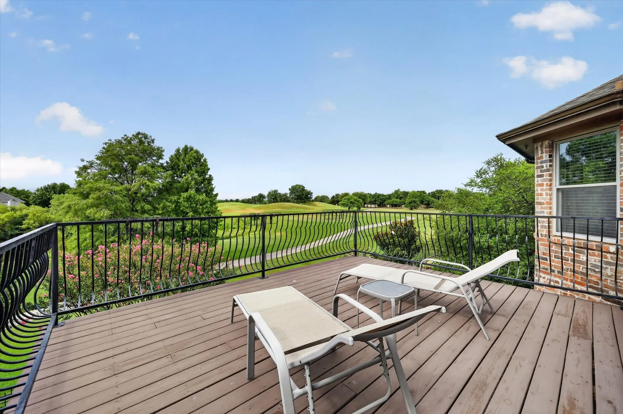 Single Family Residence For Sale in Denton County , 4009 Beacon Street, Flower Mound, Texas 75028, 4 Bedroom, 4 Bathroom, 3 Garage spaces, 3,681 Sqft, built in 2000, mls#20957825, Real Estate Agent in Flower Mound, Homes For Sale in Denton county, Homes For Sale in Flower Mound, Realtor in Flower Mound Texas, Real Estate Brokerage Independent Realty Texas, Luminita Cordes Realtor