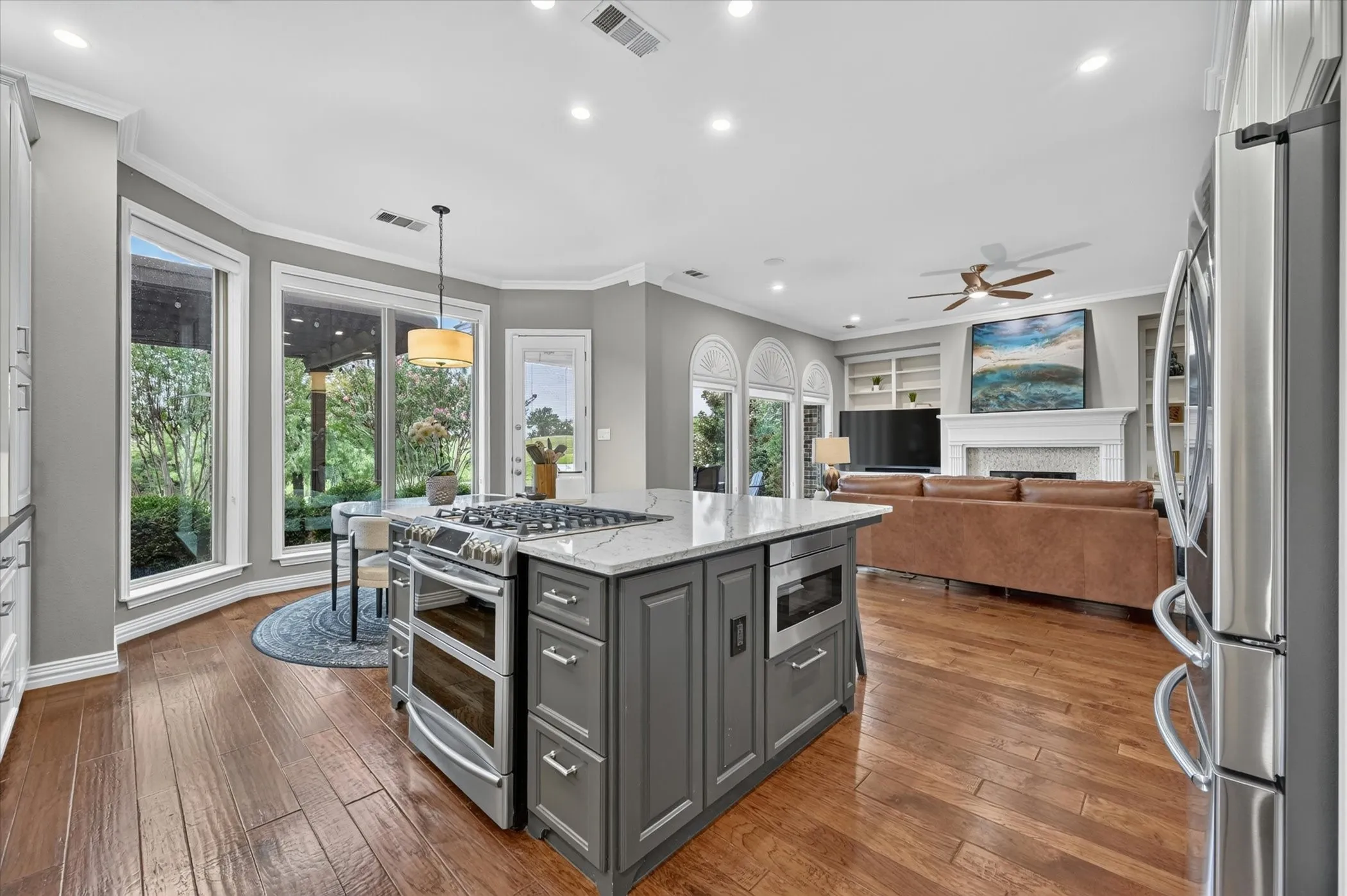 Single Family Residence For Sale in Denton County , 4009 Beacon Street, Flower Mound, Texas 75028, 4 Bedroom, 4 Bathroom, 3 Garage spaces, 3,681 Sqft, built in 2000, mls#20957825, Real Estate Agent in Flower Mound, Homes For Sale in Denton county, Homes For Sale in Flower Mound, Realtor in Flower Mound Texas, Real Estate Brokerage Independent Realty Texas, Luminita Cordes Realtor