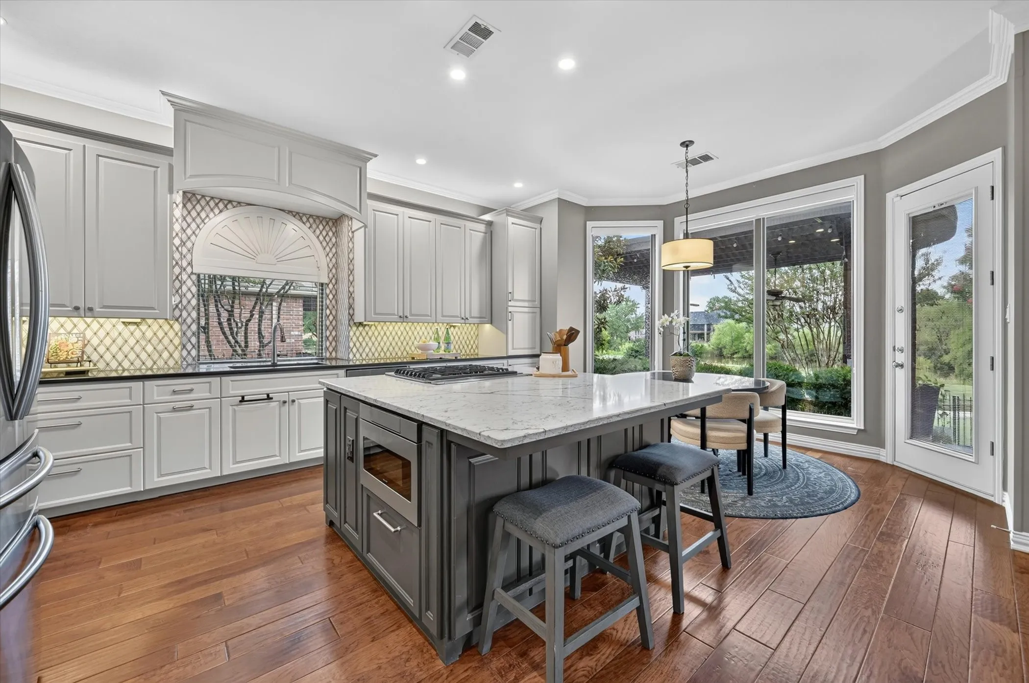 Single Family Residence For Sale in Denton County , 4009 Beacon Street, Flower Mound, Texas 75028, 4 Bedroom, 4 Bathroom, 3 Garage spaces, 3,681 Sqft, built in 2000, mls#20957825, Real Estate Agent in Flower Mound, Homes For Sale in Denton county, Homes For Sale in Flower Mound, Realtor in Flower Mound Texas, Real Estate Brokerage Independent Realty Texas, Luminita Cordes Realtor