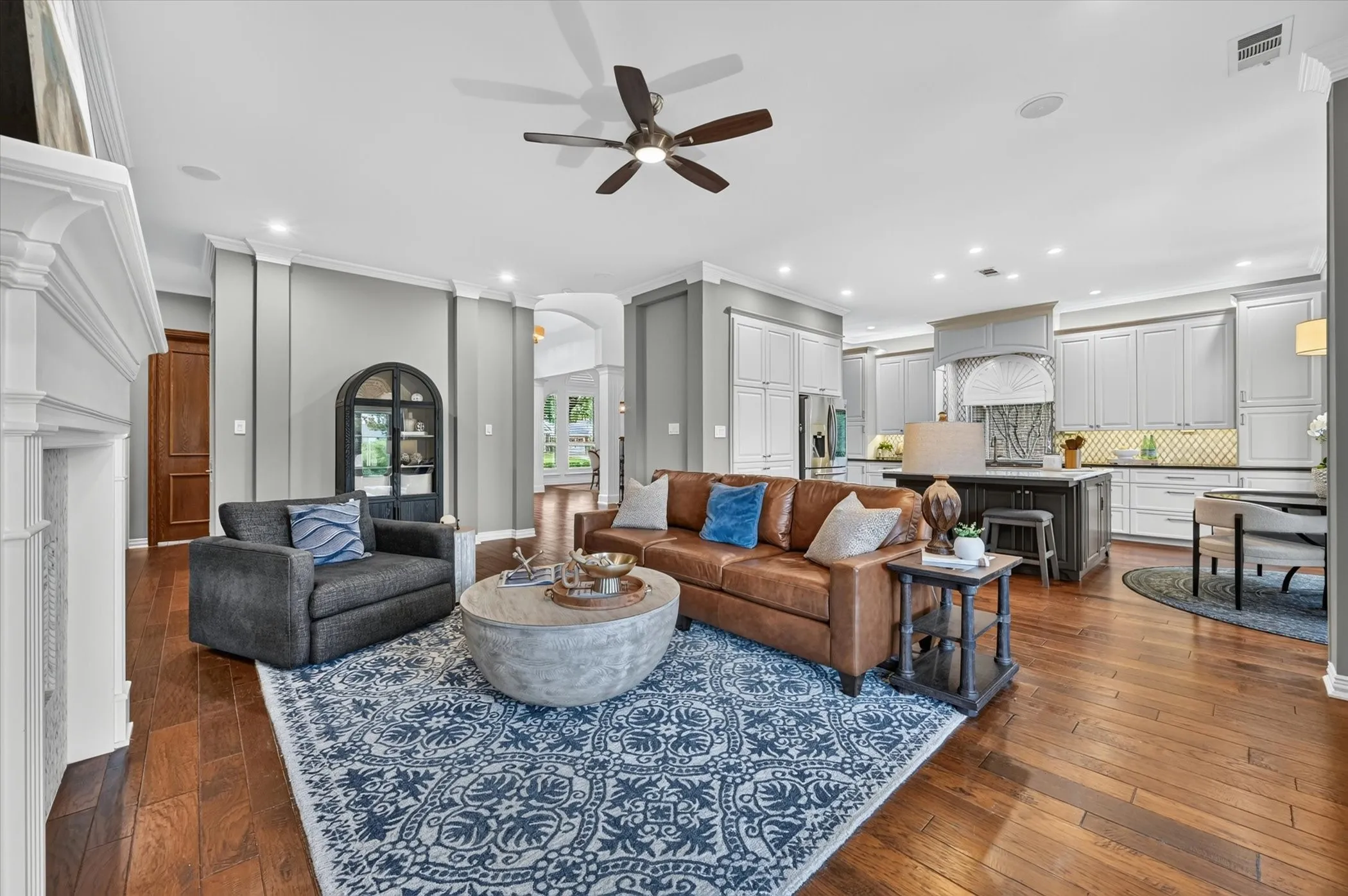 Single Family Residence For Sale in Denton County , 4009 Beacon Street, Flower Mound, Texas 75028, 4 Bedroom, 4 Bathroom, 3 Garage spaces, 3,681 Sqft, built in 2000, mls#20957825, Real Estate Agent in Flower Mound, Homes For Sale in Denton county, Homes For Sale in Flower Mound, Realtor in Flower Mound Texas, Real Estate Brokerage Independent Realty Texas, Luminita Cordes Realtor