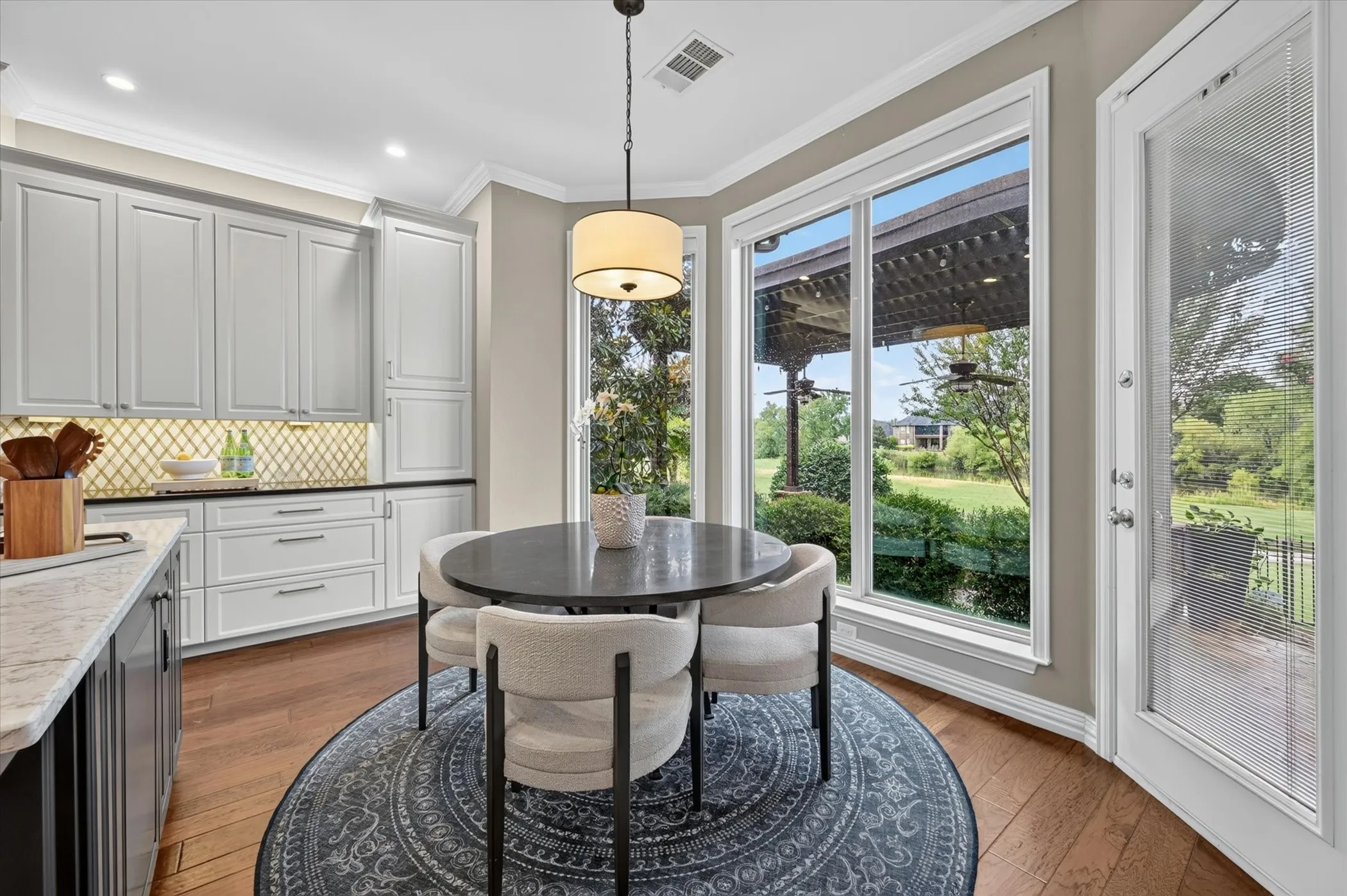 Single Family Residence For Sale in Denton County , 4009 Beacon Street, Flower Mound, Texas 75028, 4 Bedroom, 4 Bathroom, 3 Garage spaces, 3,681 Sqft, built in 2000, mls#20957825, Real Estate Agent in Flower Mound, Homes For Sale in Denton county, Homes For Sale in Flower Mound, Realtor in Flower Mound Texas, Real Estate Brokerage Independent Realty Texas, Luminita Cordes Realtor