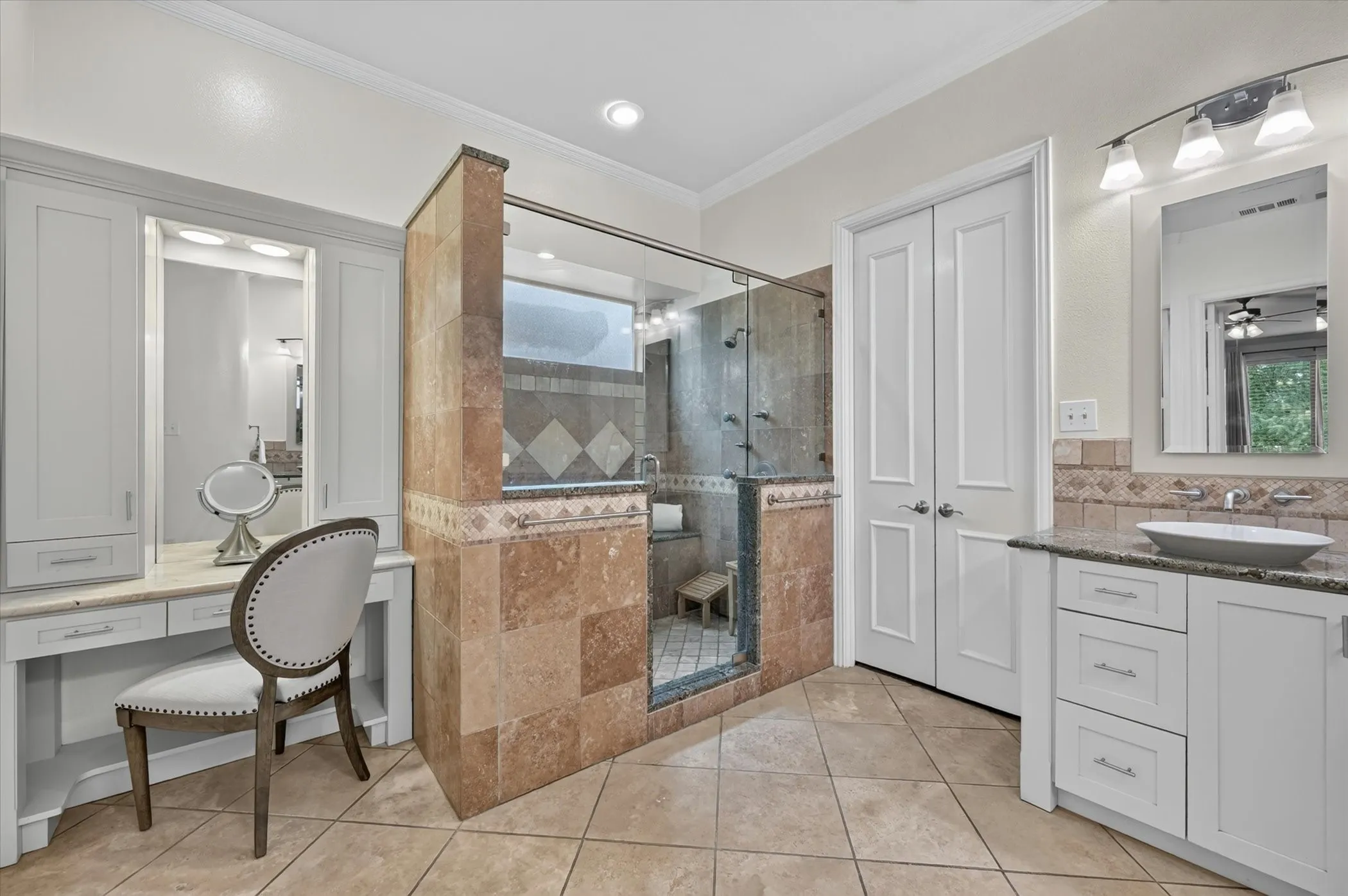 Single Family Residence For Sale in Denton County , 4009 Beacon Street, Flower Mound, Texas 75028, 4 Bedroom, 4 Bathroom, 3 Garage spaces, 3,681 Sqft, built in 2000, mls#20957825, Real Estate Agent in Flower Mound, Homes For Sale in Denton county, Homes For Sale in Flower Mound, Realtor in Flower Mound Texas, Real Estate Brokerage Independent Realty Texas, Luminita Cordes Realtor