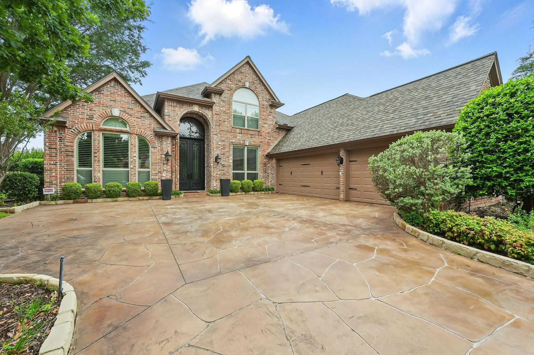 Single Family Residence For Sale in Denton County , 4009 Beacon Street, Flower Mound, Texas 75028, 4 Bedroom, 4 Bathroom, 3 Garage spaces, 3,681 Sqft, built in 2000, mls#20957825, Real Estate Agent in Flower Mound, Homes For Sale in Denton county, Homes For Sale in Flower Mound, Realtor in Flower Mound Texas, Real Estate Brokerage Independent Realty Texas, Luminita Cordes Realtor