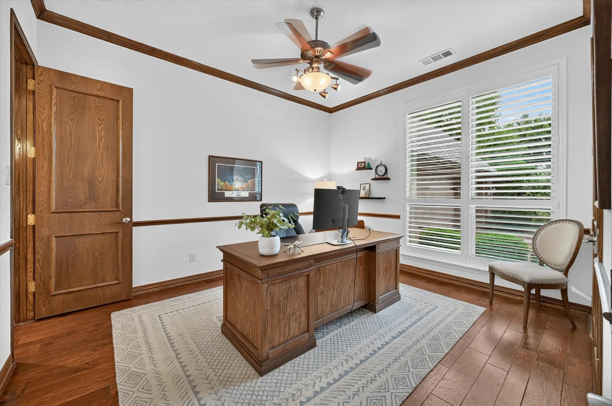 Single Family Residence For Sale in Denton County , 4009 Beacon Street, Flower Mound, Texas 75028, 4 Bedroom, 4 Bathroom, 3 Garage spaces, 3,681 Sqft, built in 2000, mls#20957825, Real Estate Agent in Flower Mound, Homes For Sale in Denton county, Homes For Sale in Flower Mound, Realtor in Flower Mound Texas, Real Estate Brokerage Independent Realty Texas, Luminita Cordes Realtor