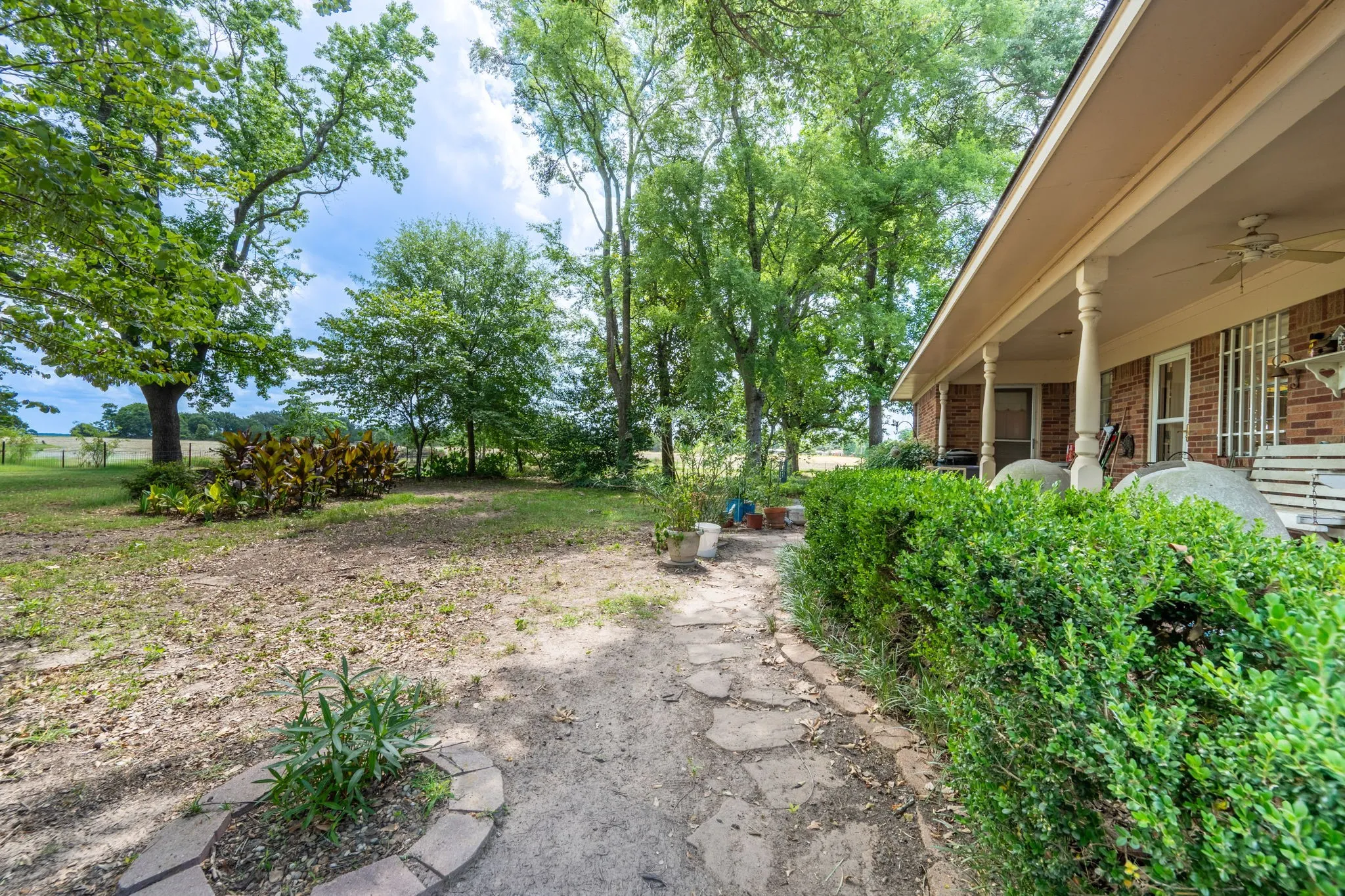 Farm For Sale in Van Zandt County , 2715 FM 857, Grand Saline, Texas 75140, 3 Bedroom, 2 Bathroom, 2 Garage spaces, 1,751 Sqft, built in 1968, mls#21324586, Real Estate Agent in Grand Saline, Homes For Sale in Van Zandt county, Homes For Sale in Grand Saline, Realtor in Grand Saline Texas, Real Estate Brokerage Independent Realty Texas, Luminita Cordes Realtor