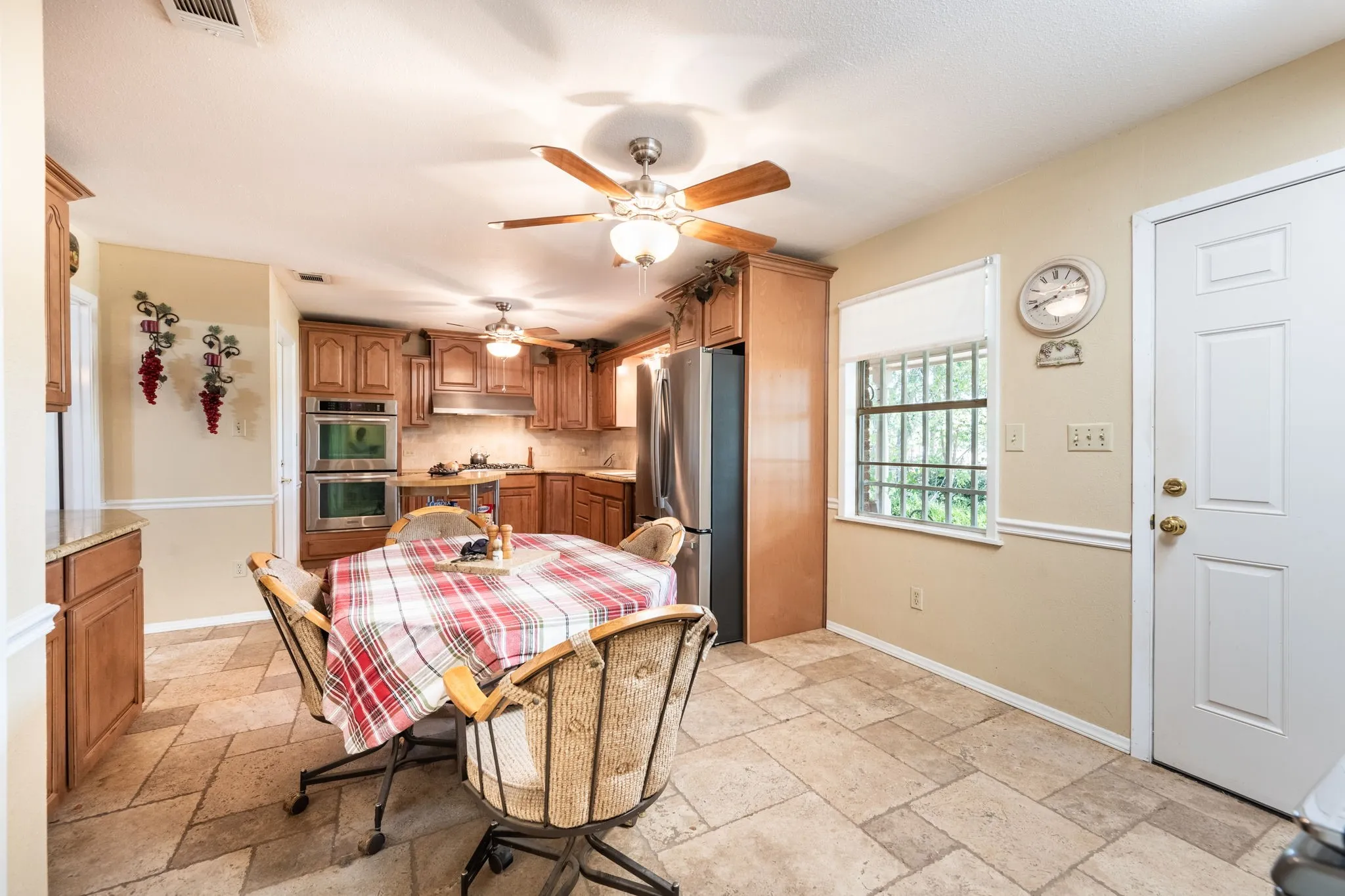 Farm For Sale in Van Zandt County , 2715 FM 857, Grand Saline, Texas 75140, 3 Bedroom, 2 Bathroom, 2 Garage spaces, 1,751 Sqft, built in 1968, mls#21324586, Real Estate Agent in Grand Saline, Homes For Sale in Van Zandt county, Homes For Sale in Grand Saline, Realtor in Grand Saline Texas, Real Estate Brokerage Independent Realty Texas, Luminita Cordes Realtor