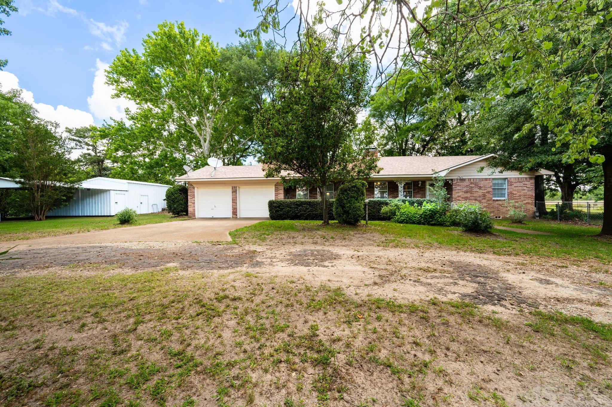 Farm For Sale in Van Zandt County , 2715 FM 857, Grand Saline, Texas 75140, 3 Bedroom, 2 Bathroom, 2 Garage spaces, 1,751 Sqft, built in 1968, mls#21324586, Real Estate Agent in Grand Saline, Homes For Sale in Van Zandt county, Homes For Sale in Grand Saline, Realtor in Grand Saline Texas, Real Estate Brokerage Independent Realty Texas, Luminita Cordes Realtor