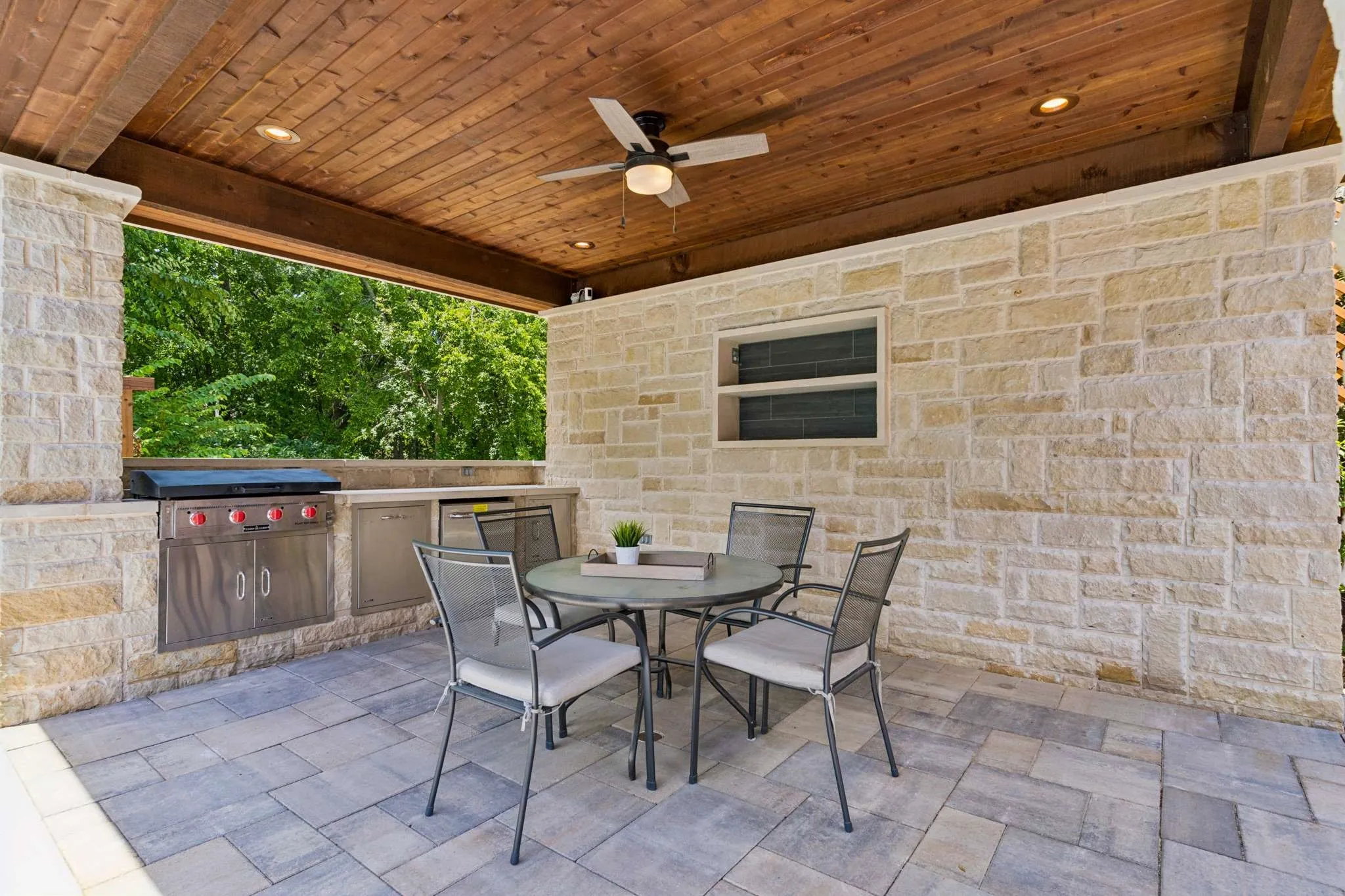 Single Family Residence For Sale in Collin County , 801 Glendevon Drive, Mc Kinney, Texas 75071, 4 Bedroom, 4 Bathroom, 3 Garage spaces, 5,451 Sqft, built in 2004, mls#21331447, Real Estate Agent in Mc Kinney, Homes For Sale in Collin county, Homes For Sale in Mc Kinney, Realtor in Mc Kinney Texas, Real Estate Brokerage Independent Realty Texas, Luminita Cordes Realtor