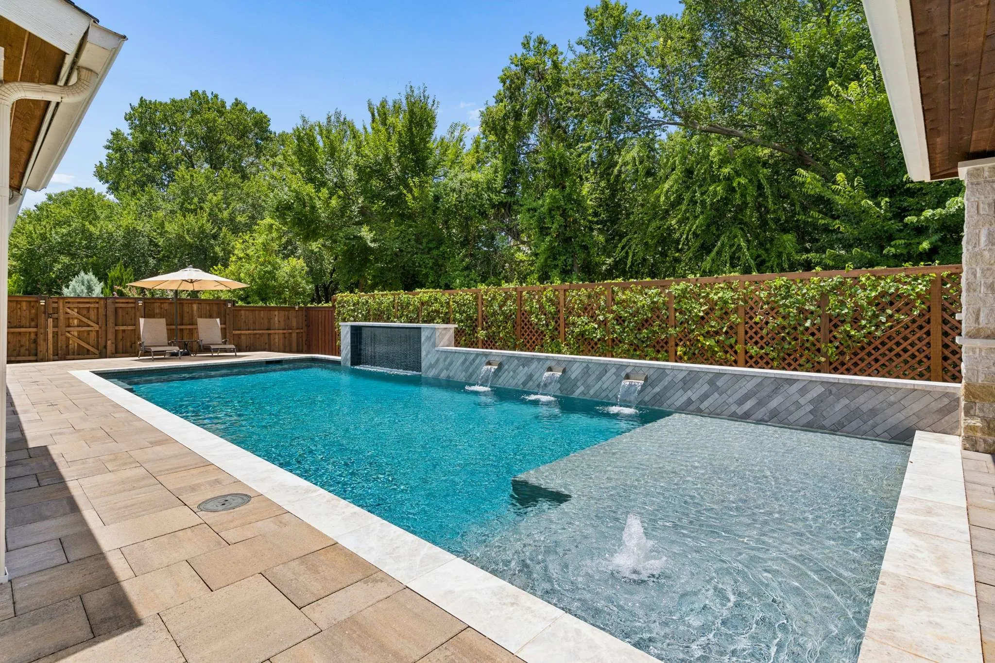 Single Family Residence For Sale in Collin County , 801 Glendevon Drive, Mc Kinney, Texas 75071, 4 Bedroom, 4 Bathroom, 3 Garage spaces, 5,451 Sqft, built in 2004, mls#21331447, Real Estate Agent in Mc Kinney, Homes For Sale in Collin county, Homes For Sale in Mc Kinney, Realtor in Mc Kinney Texas, Real Estate Brokerage Independent Realty Texas, Luminita Cordes Realtor