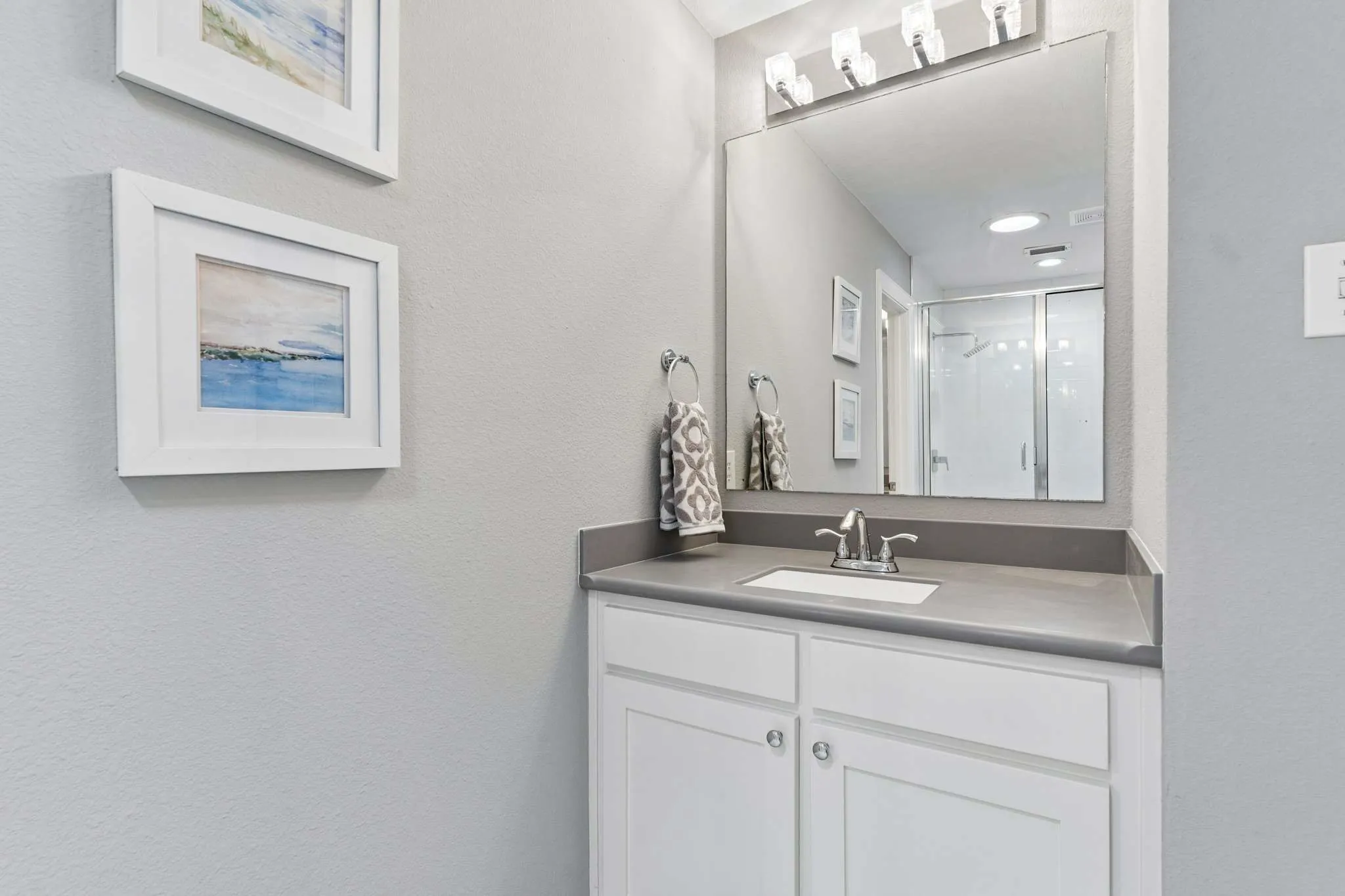 Single Family Residence For Sale in Collin County , 801 Glendevon Drive, Mc Kinney, Texas 75071, 4 Bedroom, 4 Bathroom, 3 Garage spaces, 5,451 Sqft, built in 2004, mls#21331447, Real Estate Agent in Mc Kinney, Homes For Sale in Collin county, Homes For Sale in Mc Kinney, Realtor in Mc Kinney Texas, Real Estate Brokerage Independent Realty Texas, Luminita Cordes Realtor