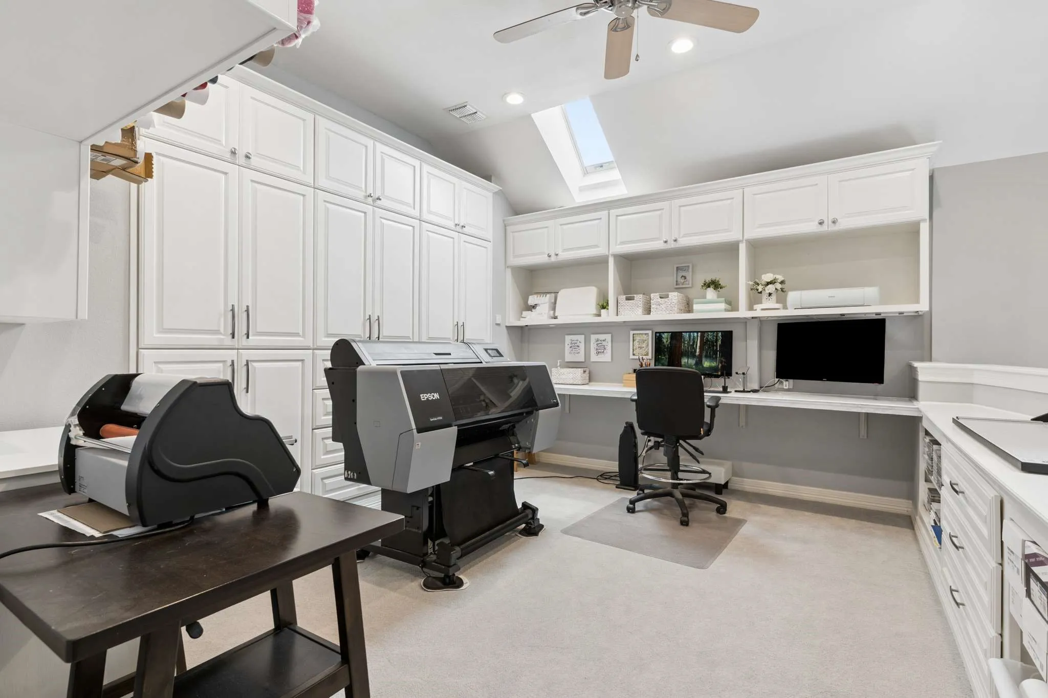 Single Family Residence For Sale in Collin County , 801 Glendevon Drive, Mc Kinney, Texas 75071, 4 Bedroom, 4 Bathroom, 3 Garage spaces, 5,451 Sqft, built in 2004, mls#21331447, Real Estate Agent in Mc Kinney, Homes For Sale in Collin county, Homes For Sale in Mc Kinney, Realtor in Mc Kinney Texas, Real Estate Brokerage Independent Realty Texas, Luminita Cordes Realtor