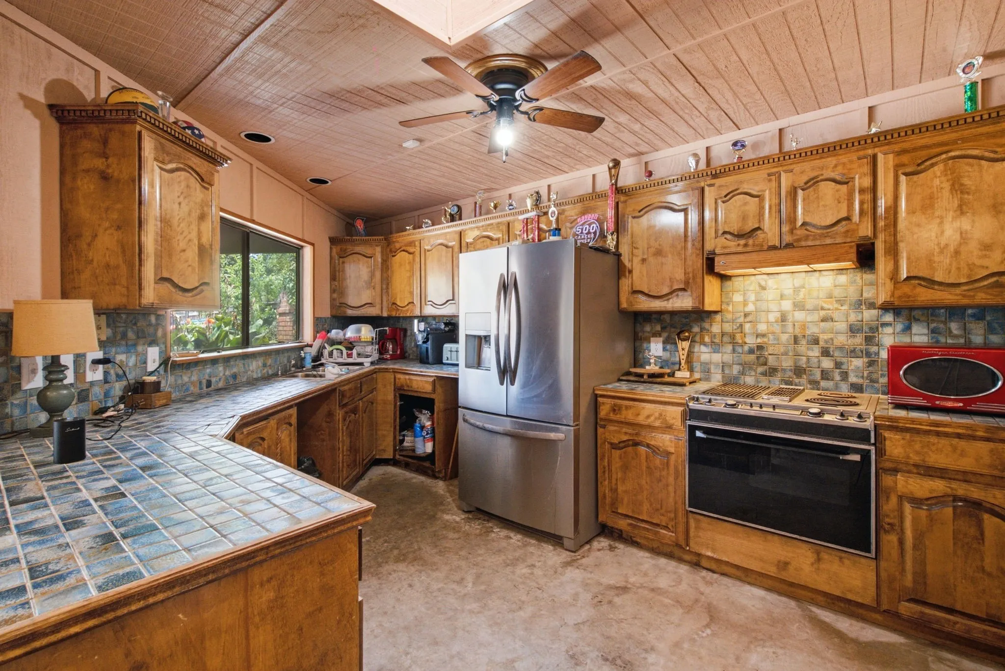 Single Family Residence For Sale in Jack County , 904 W Belknap Street, Jacksboro, Texas 76458, 5 Bedroom, 5 Bathroom, 2 Garage spaces, 4,246 Sqft, built in 1970, mls#21332584, Real Estate Agent in Jacksboro, Homes For Sale in Jack county, Homes For Sale in Jacksboro, Realtor in Jacksboro Texas, Real Estate Brokerage Independent Realty Texas, Luminita Cordes Realtor