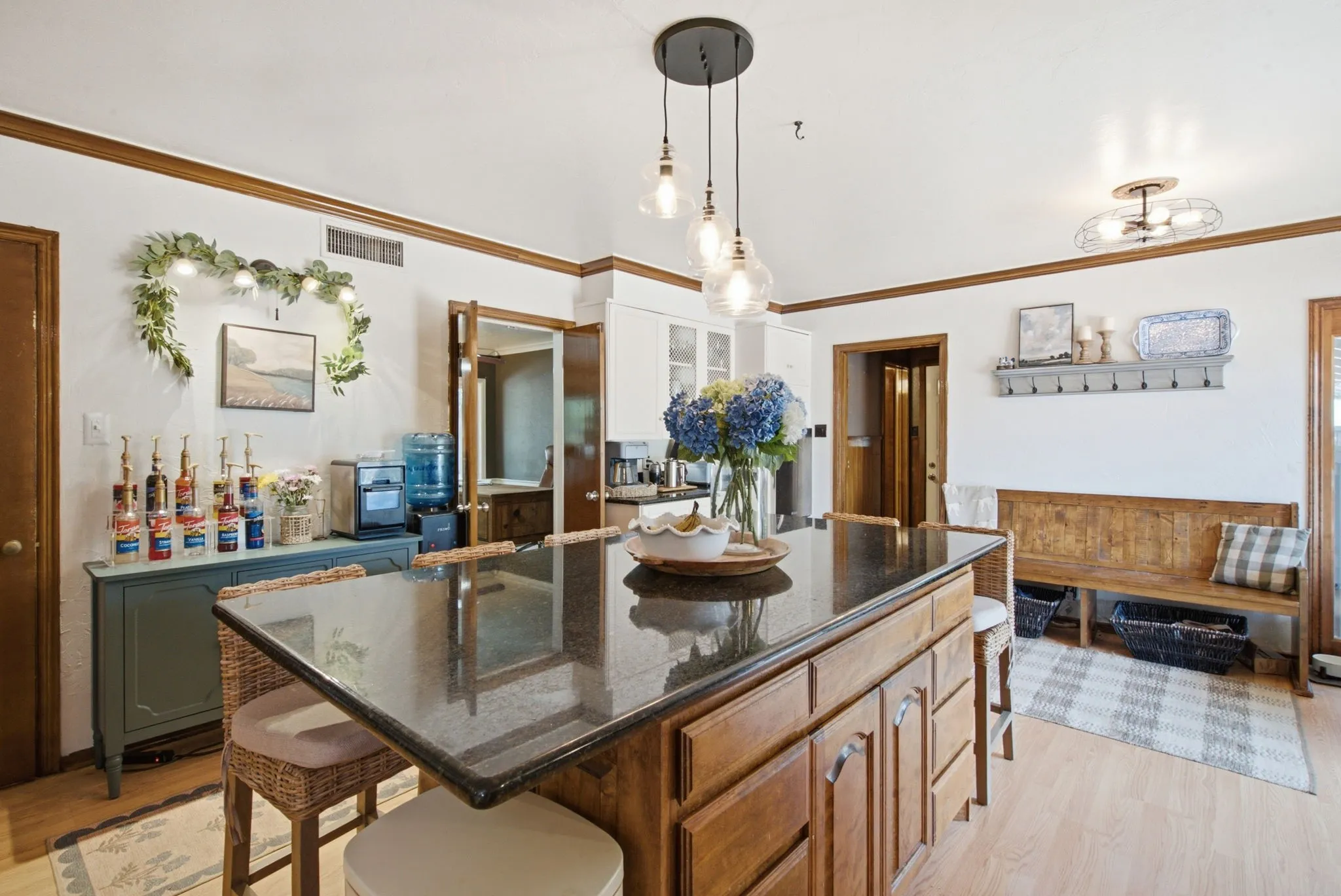 Single Family Residence For Sale in Jack County , 904 W Belknap Street, Jacksboro, Texas 76458, 5 Bedroom, 5 Bathroom, 2 Garage spaces, 4,246 Sqft, built in 1970, mls#21332584, Real Estate Agent in Jacksboro, Homes For Sale in Jack county, Homes For Sale in Jacksboro, Realtor in Jacksboro Texas, Real Estate Brokerage Independent Realty Texas, Luminita Cordes Realtor
