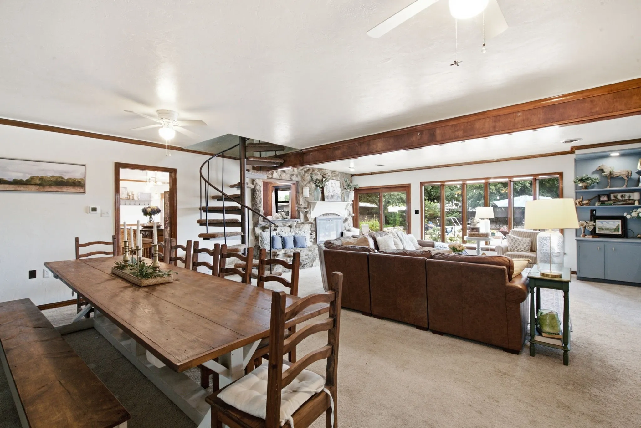 Single Family Residence For Sale in Jack County , 904 W Belknap Street, Jacksboro, Texas 76458, 5 Bedroom, 5 Bathroom, 2 Garage spaces, 4,246 Sqft, built in 1970, mls#21332584, Real Estate Agent in Jacksboro, Homes For Sale in Jack county, Homes For Sale in Jacksboro, Realtor in Jacksboro Texas, Real Estate Brokerage Independent Realty Texas, Luminita Cordes Realtor