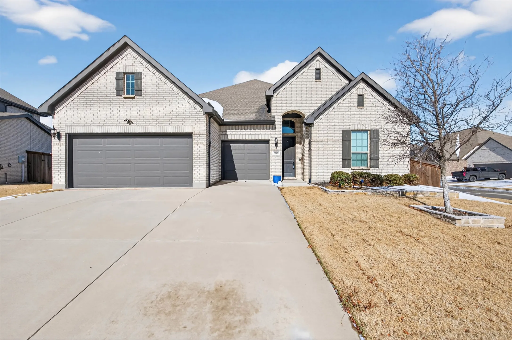 Single Family Residence For Sale in Tarrant County , 1700 Hamlet Drive, Fort Worth, Texas 76052, 3 Bedroom, 3 Bathroom, 3 Garage spaces, 2,924 Sqft, built in 2021, mls#21332846, Real Estate Agent in Fort Worth, Homes For Sale in Tarrant county, Homes For Sale in Fort Worth, Realtor in Fort Worth Texas, Real Estate Brokerage Independent Realty Texas, Luminita Cordes Realtor
