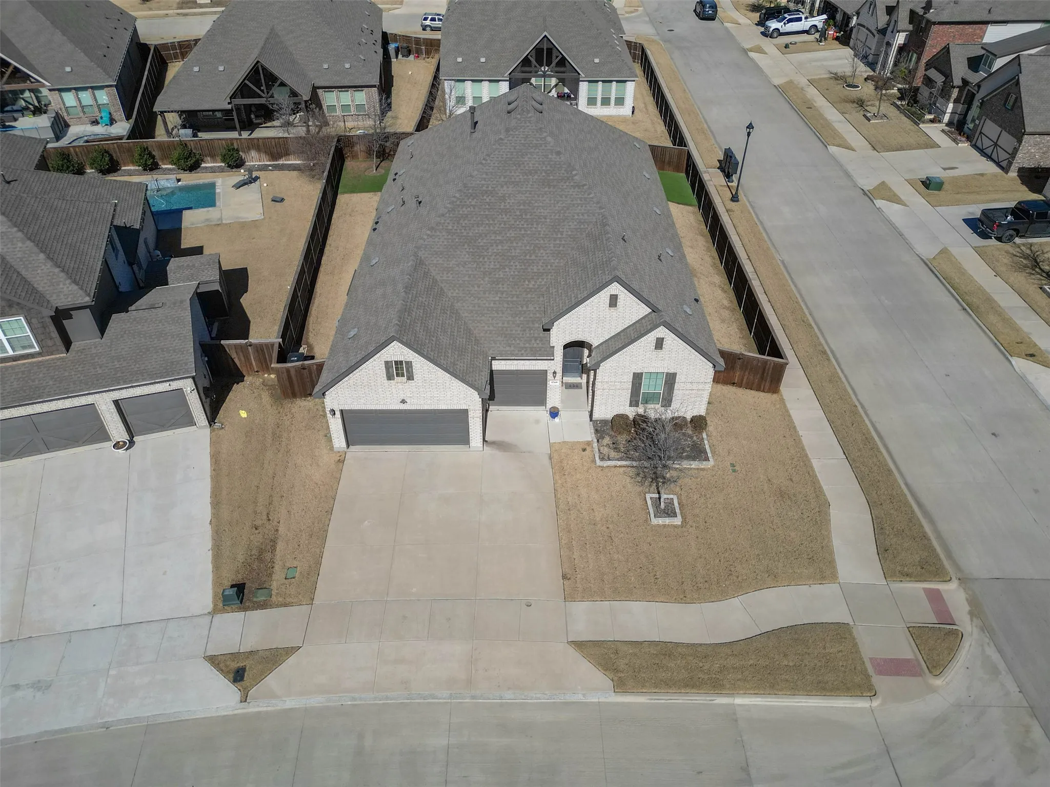 Single Family Residence For Sale in Tarrant County , 1700 Hamlet Drive, Fort Worth, Texas 76052, 3 Bedroom, 3 Bathroom, 3 Garage spaces, 2,924 Sqft, built in 2021, mls#21332846, Real Estate Agent in Fort Worth, Homes For Sale in Tarrant county, Homes For Sale in Fort Worth, Realtor in Fort Worth Texas, Real Estate Brokerage Independent Realty Texas, Luminita Cordes Realtor