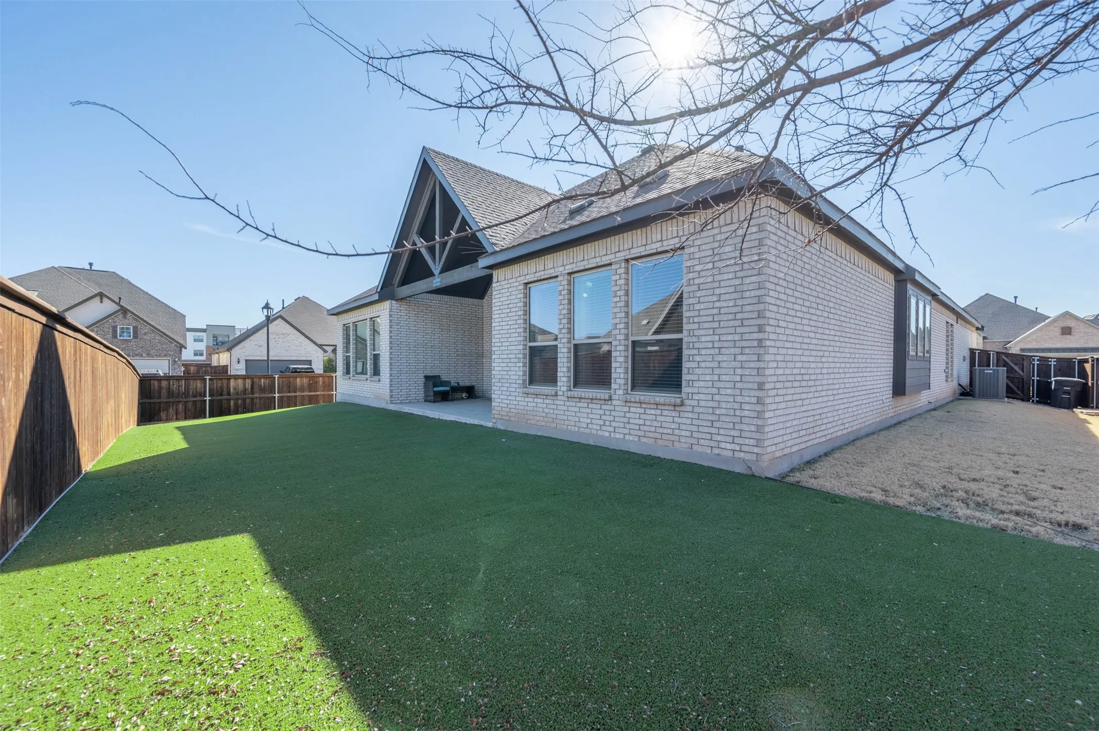 Single Family Residence For Sale in Tarrant County , 1700 Hamlet Drive, Fort Worth, Texas 76052, 3 Bedroom, 3 Bathroom, 3 Garage spaces, 2,924 Sqft, built in 2021, mls#21332846, Real Estate Agent in Fort Worth, Homes For Sale in Tarrant county, Homes For Sale in Fort Worth, Realtor in Fort Worth Texas, Real Estate Brokerage Independent Realty Texas, Luminita Cordes Realtor