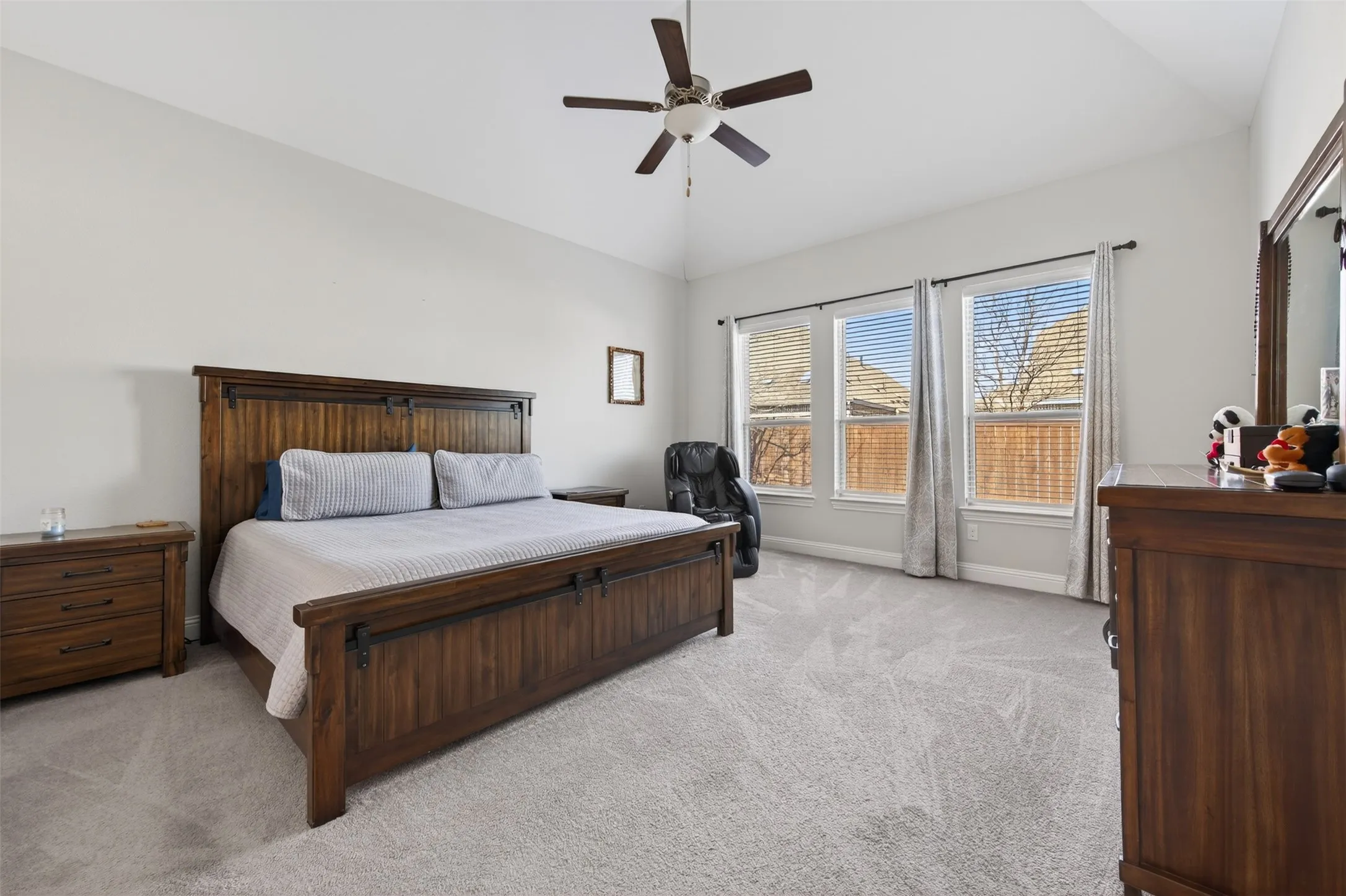 Single Family Residence For Sale in Tarrant County , 1700 Hamlet Drive, Fort Worth, Texas 76052, 3 Bedroom, 3 Bathroom, 3 Garage spaces, 2,924 Sqft, built in 2021, mls#21332846, Real Estate Agent in Fort Worth, Homes For Sale in Tarrant county, Homes For Sale in Fort Worth, Realtor in Fort Worth Texas, Real Estate Brokerage Independent Realty Texas, Luminita Cordes Realtor