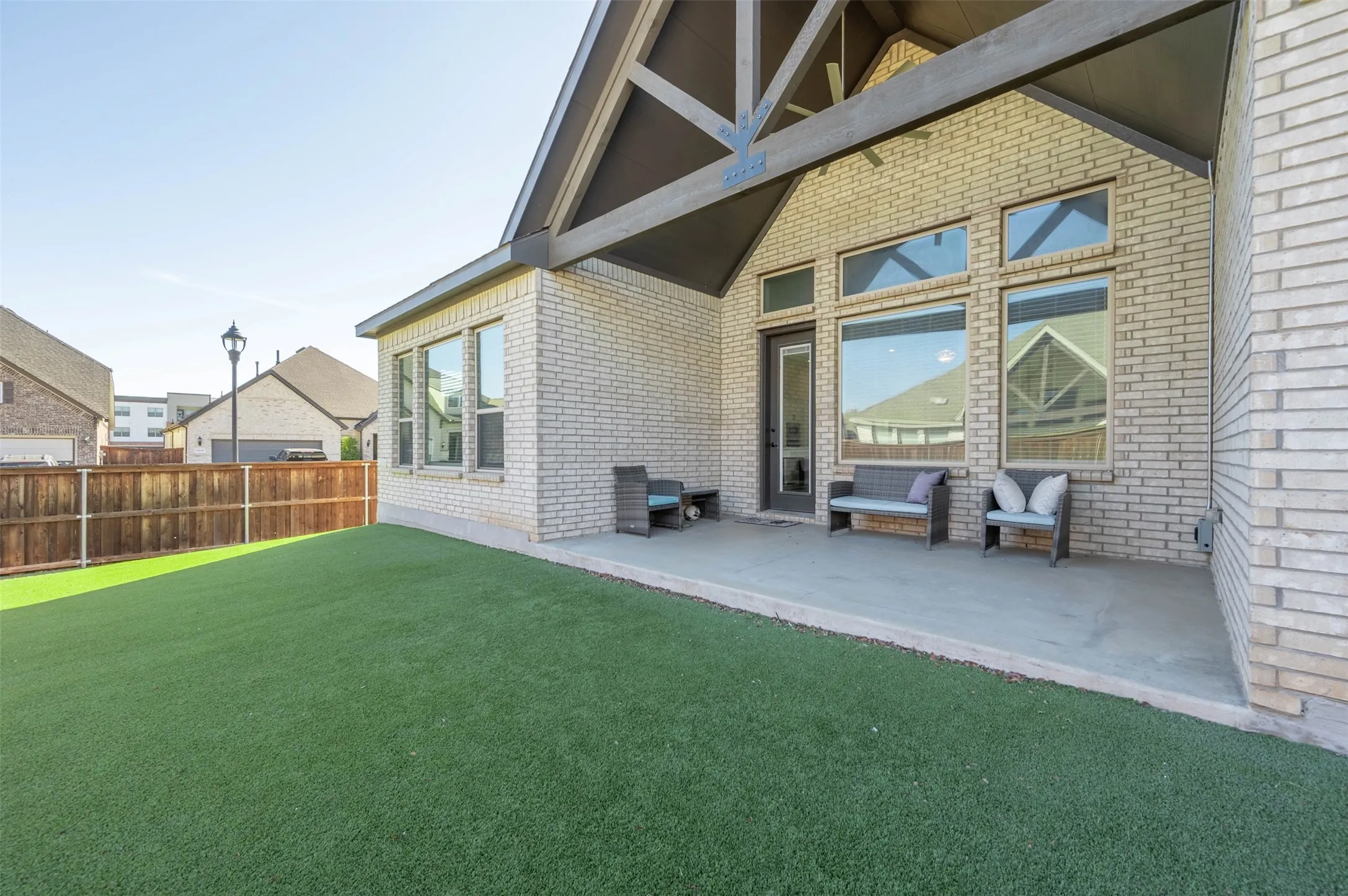 Single Family Residence For Sale in Tarrant County , 1700 Hamlet Drive, Fort Worth, Texas 76052, 3 Bedroom, 3 Bathroom, 3 Garage spaces, 2,924 Sqft, built in 2021, mls#21332846, Real Estate Agent in Fort Worth, Homes For Sale in Tarrant county, Homes For Sale in Fort Worth, Realtor in Fort Worth Texas, Real Estate Brokerage Independent Realty Texas, Luminita Cordes Realtor