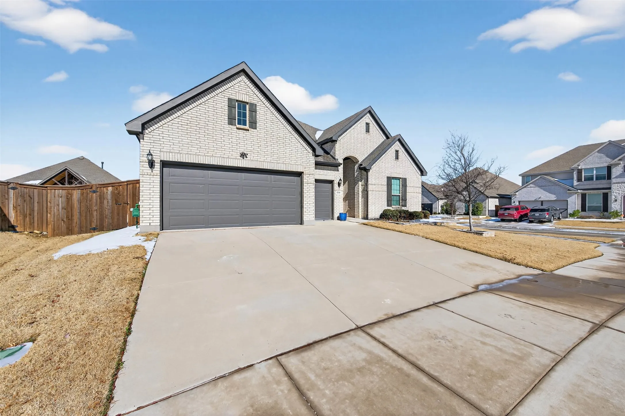 Single Family Residence For Sale in Tarrant County , 1700 Hamlet Drive, Fort Worth, Texas 76052, 3 Bedroom, 3 Bathroom, 3 Garage spaces, 2,924 Sqft, built in 2021, mls#21332846, Real Estate Agent in Fort Worth, Homes For Sale in Tarrant county, Homes For Sale in Fort Worth, Realtor in Fort Worth Texas, Real Estate Brokerage Independent Realty Texas, Luminita Cordes Realtor