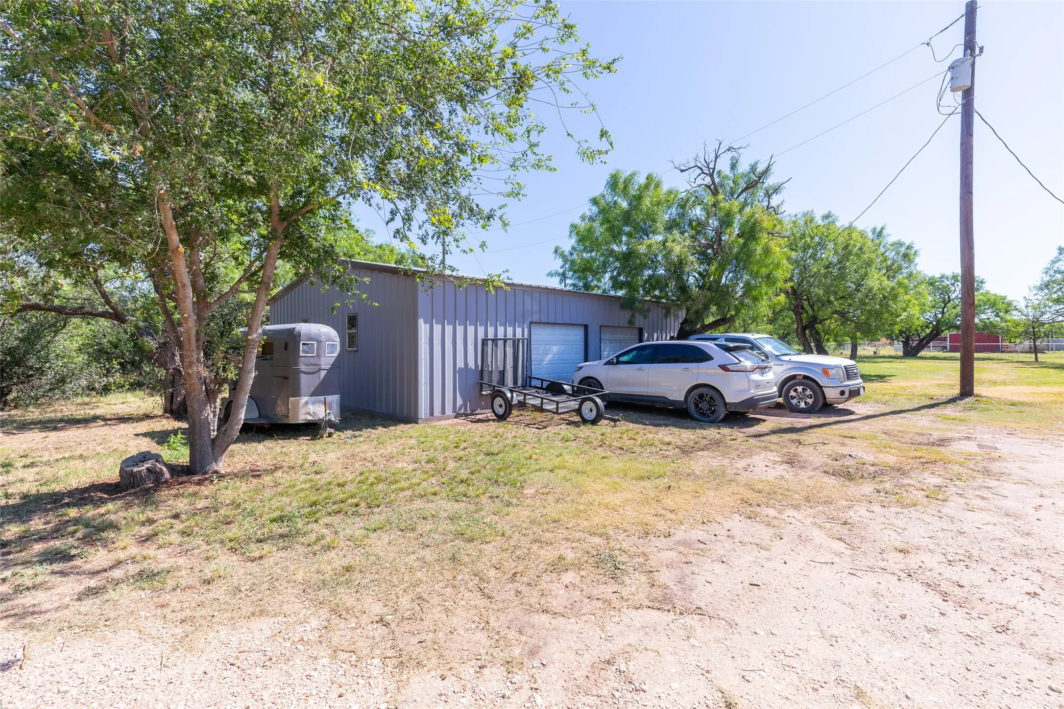 Single Family Residence For Sale in Shackelford County , 1053 County Road 155, Abilene, Texas 79601, 4 Bedroom, 2 Bathroom, 1 Garage spaces, 1,840 Sqft, built in 1976, mls#21319840, Real Estate Agent in Abilene, Homes For Sale in Shackelford county, Homes For Sale in Abilene, Realtor in Abilene Texas, Real Estate Brokerage Independent Realty Texas, Luminita Cordes Realtor